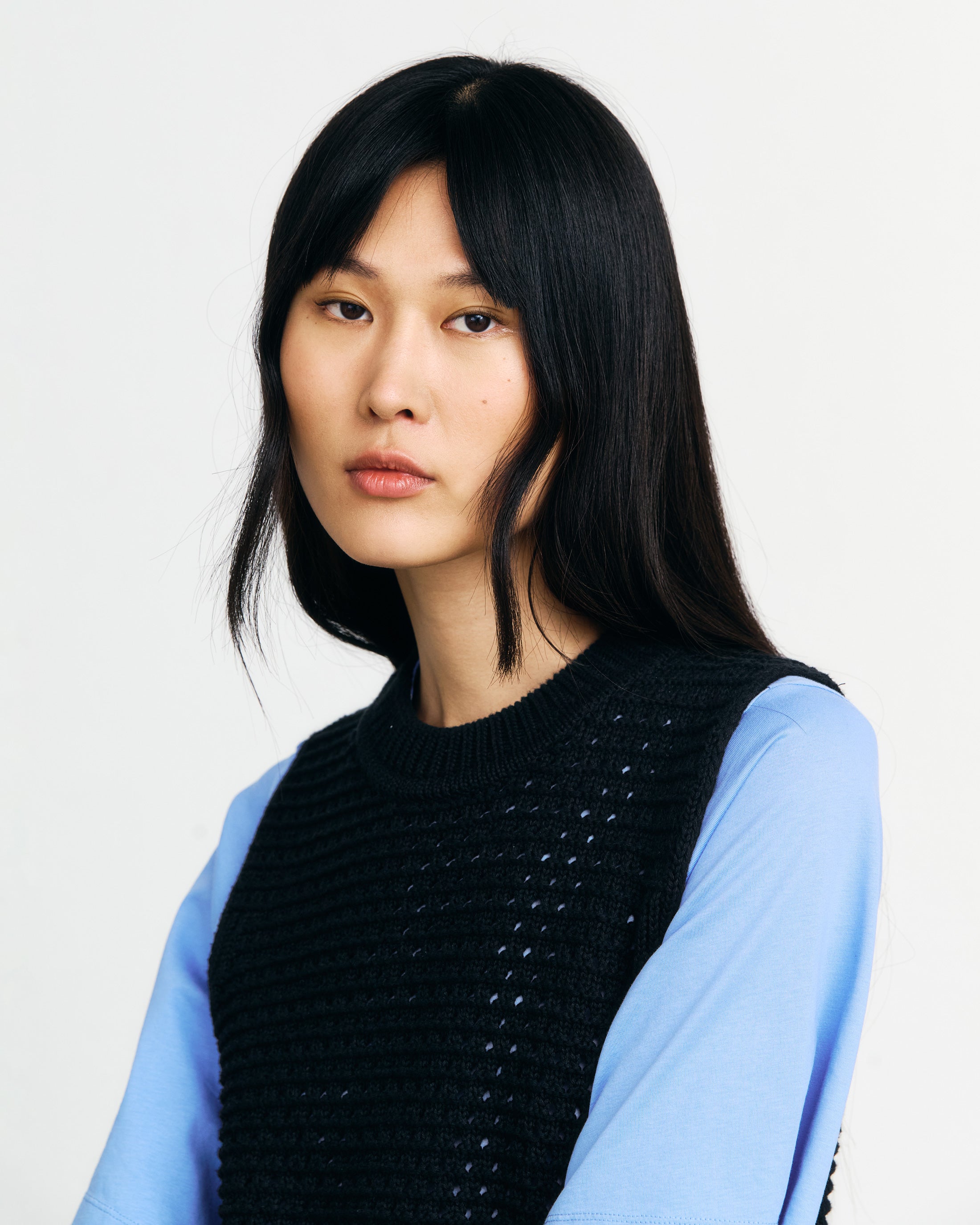 Gilet tricoté noir en 100 % coton biologique de Rotholz