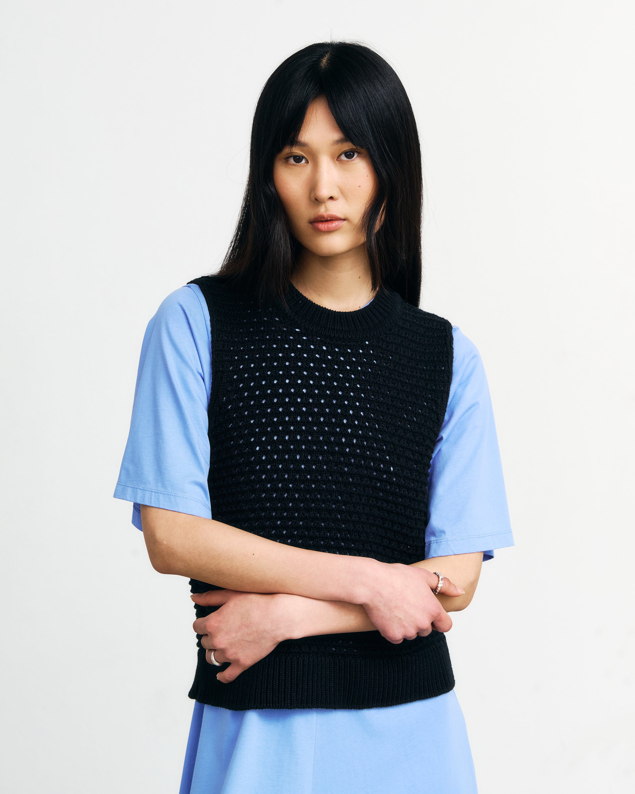 Gilet tricoté noir en 100 % coton biologique de Rotholz