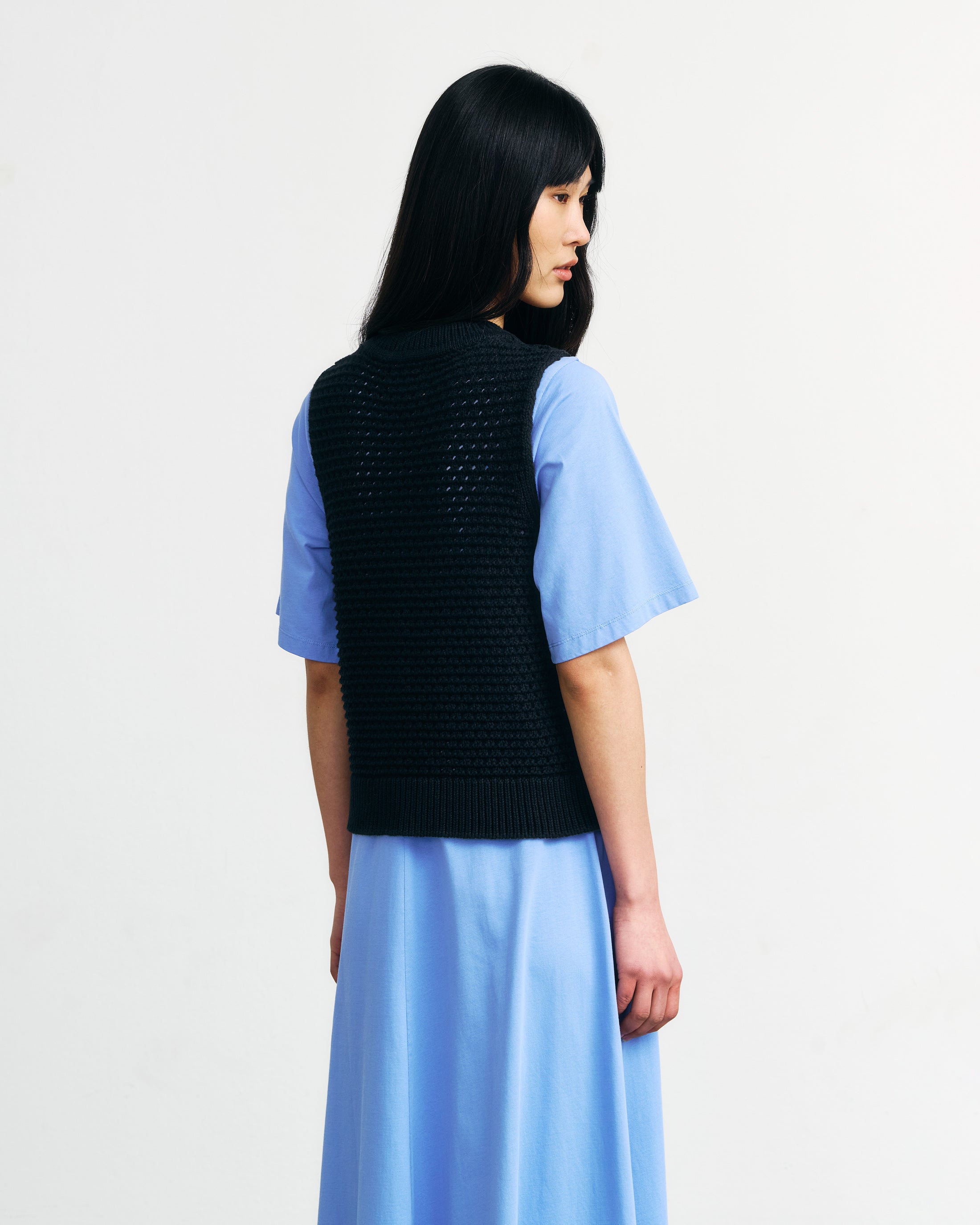 Gilet tricoté noir en 100 % coton biologique de Rotholz