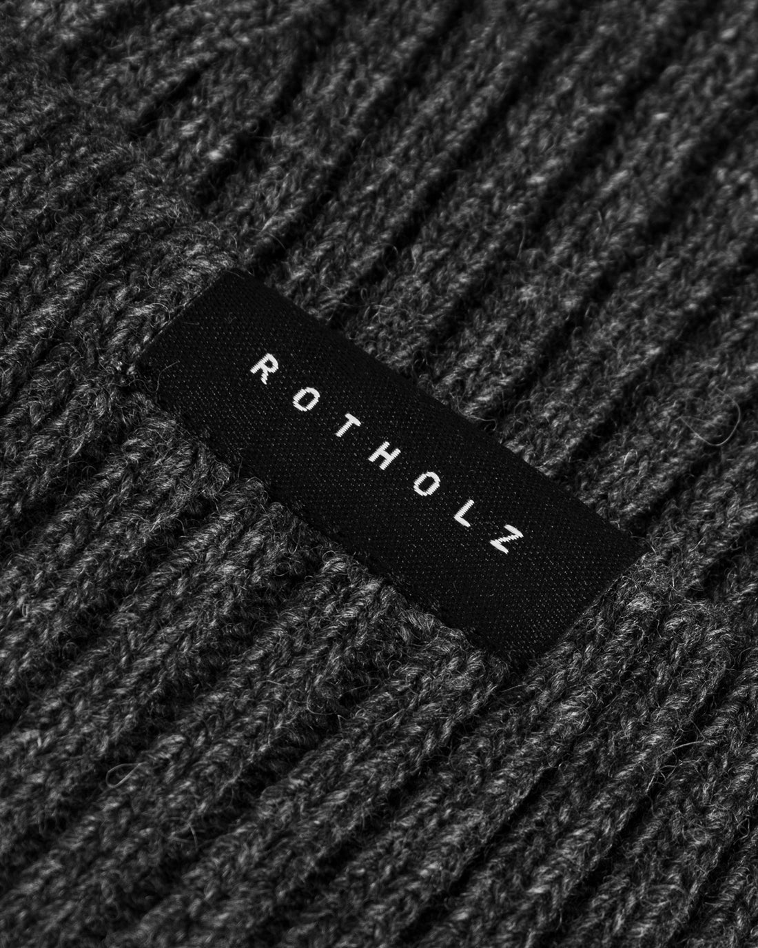 Anthrazit Kurze Mütze aus Wollmix Ripp von Rotholz