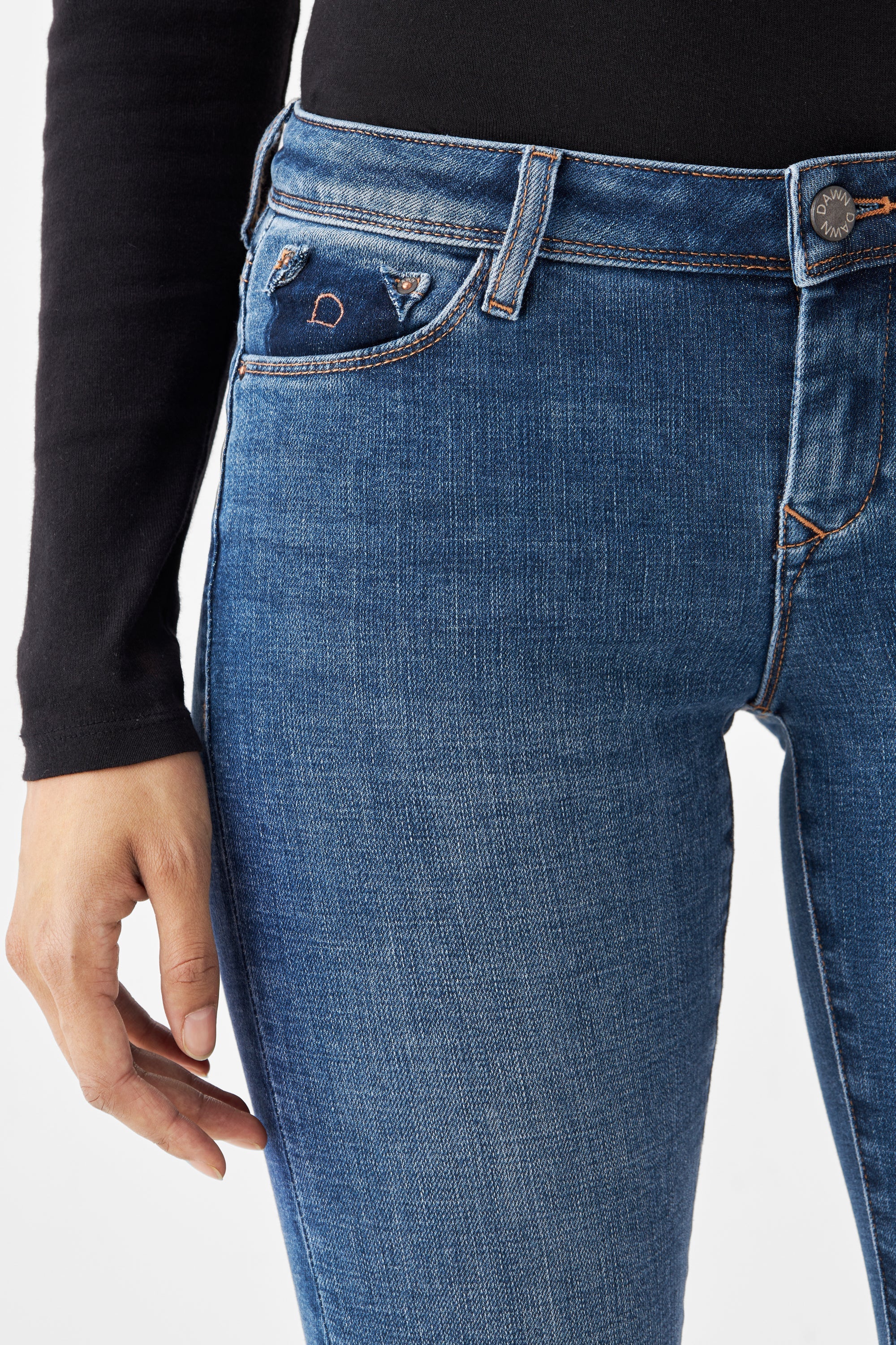 Blaue Jeans MID SUN Slim Design aus Bio-Baumwolle von Dawn Denim
