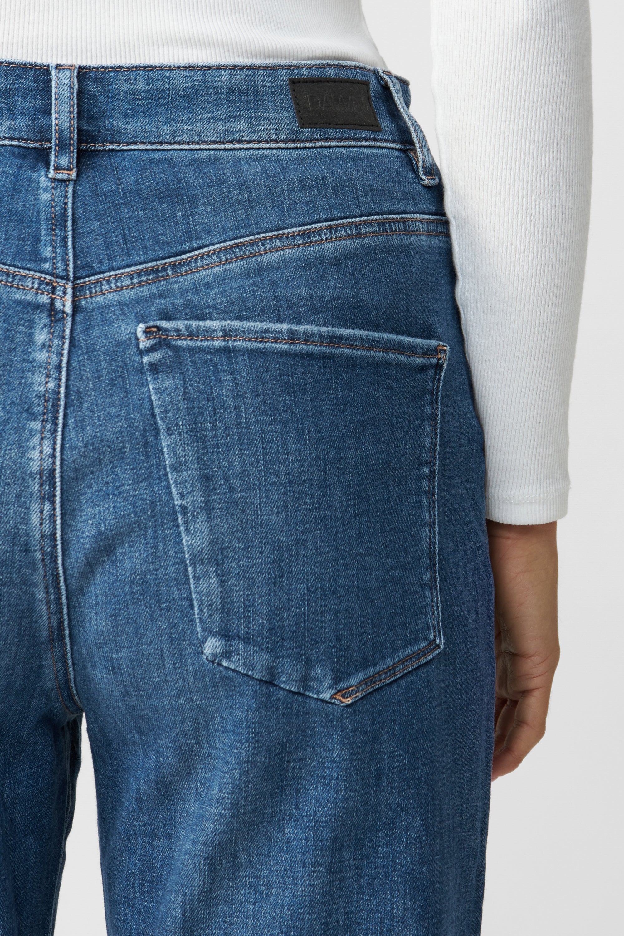 Blaue Jeans STARDUST O-Shape Classic aus Bio-Baumwolle von Dawn Denim