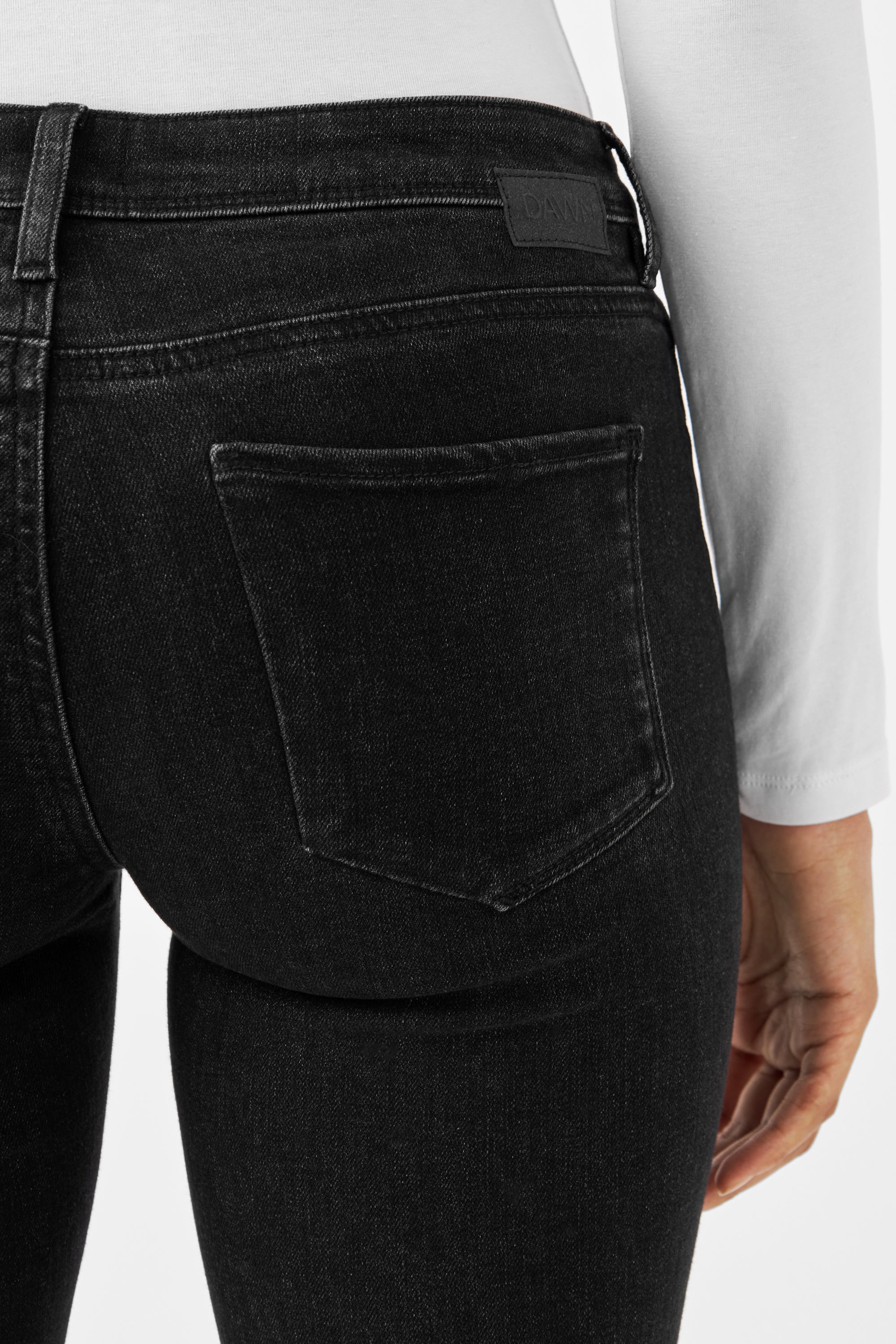 Schwarze Jeans MID SUN Slim basic aus Bio-Baumwolle von Dawn Denim