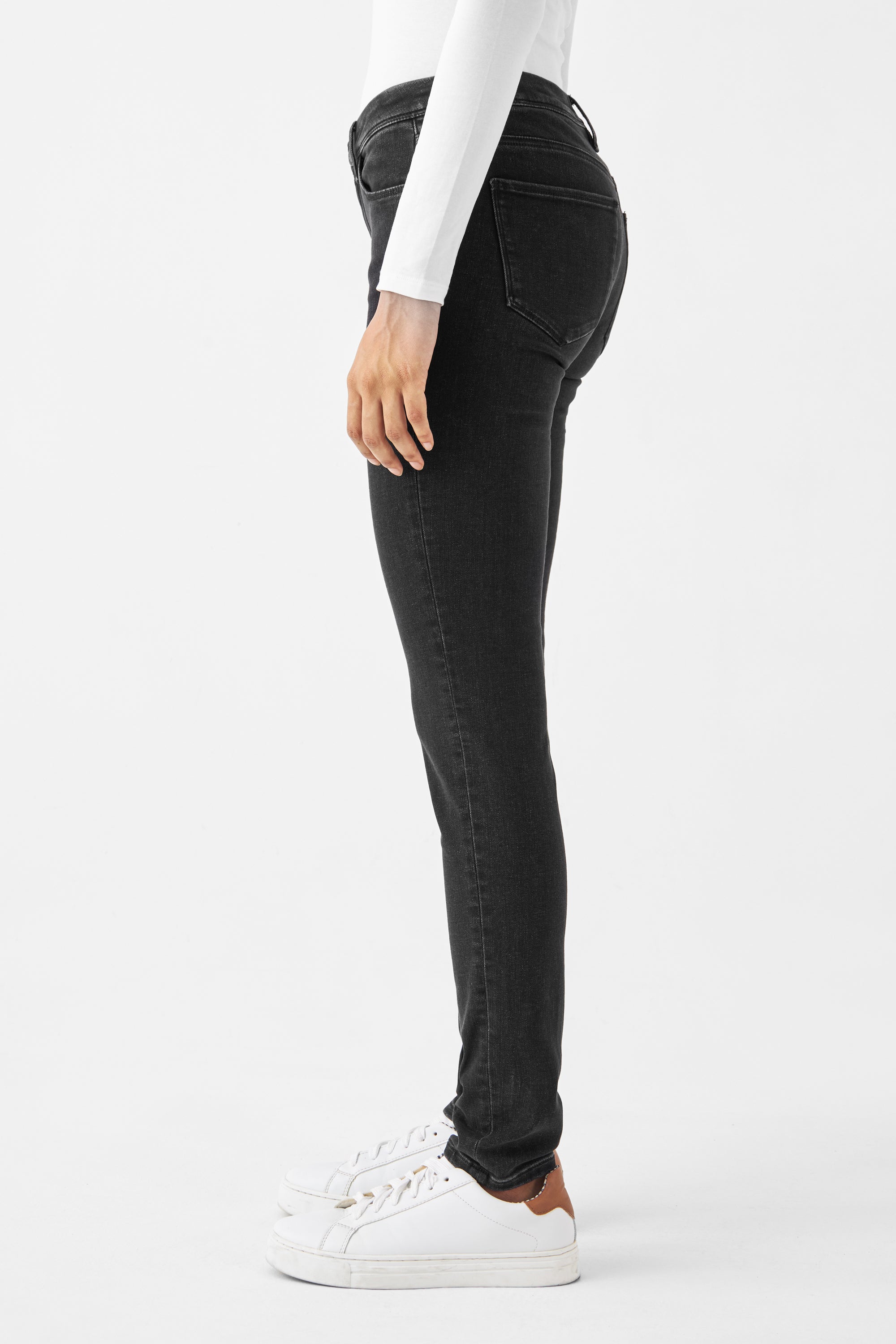 Schwarze Jeans MID SUN Slim basic aus Bio-Baumwolle von Dawn Denim