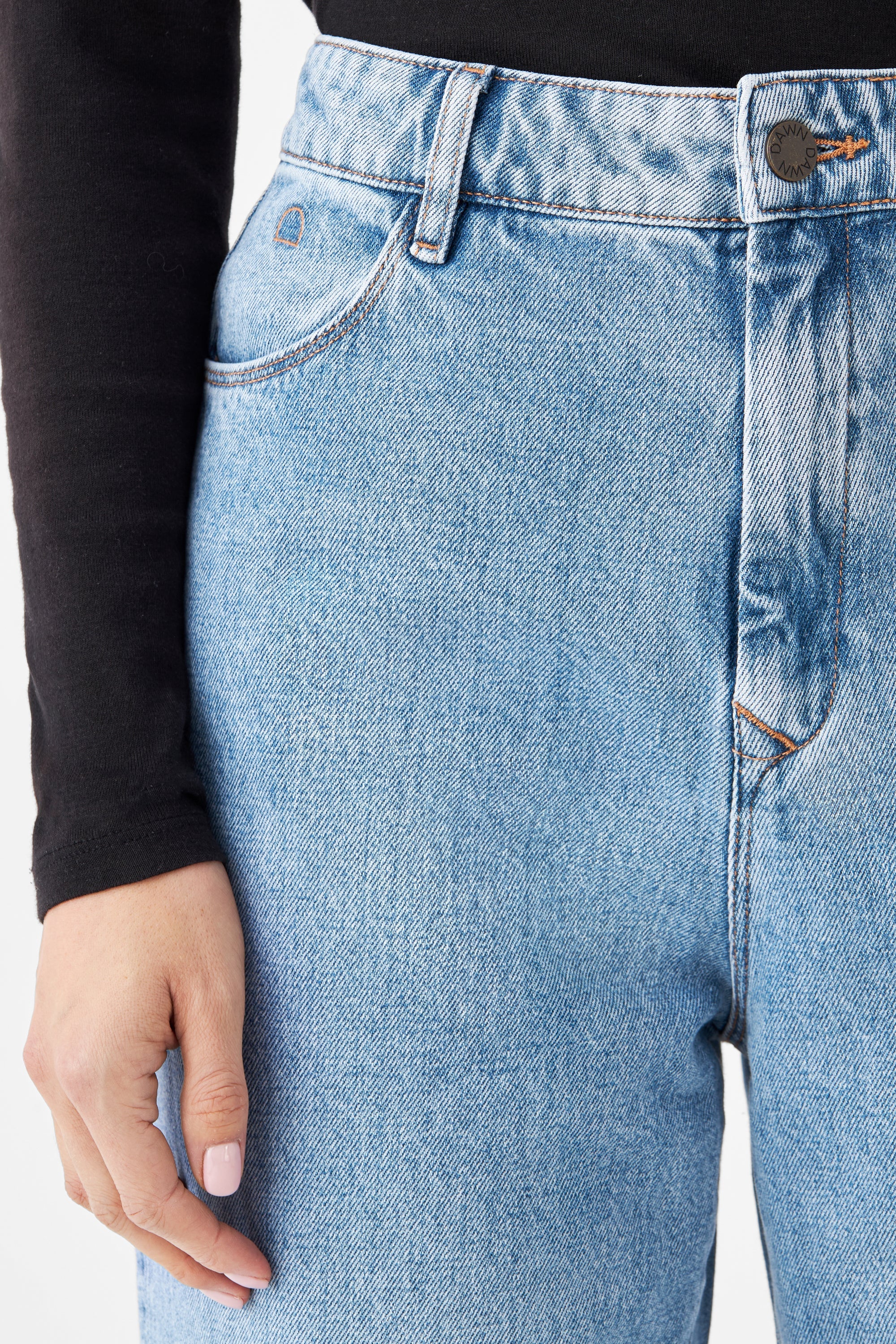 Hellblaue Jeans DAWN Wide Straight Cropped aus Bio-Baumwolle von Dawn Denim