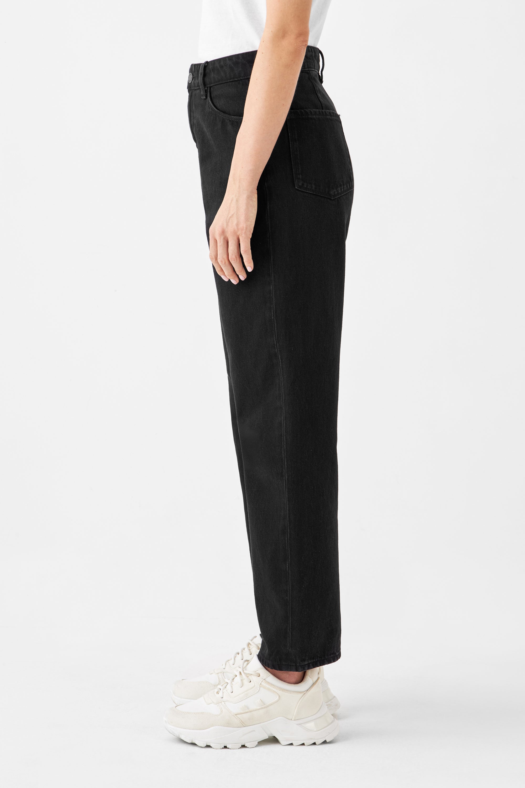 Schwarze Jeans DAWN Wide Straight Cropped aus 100% Bio-Baumwolle von Dawn Denim