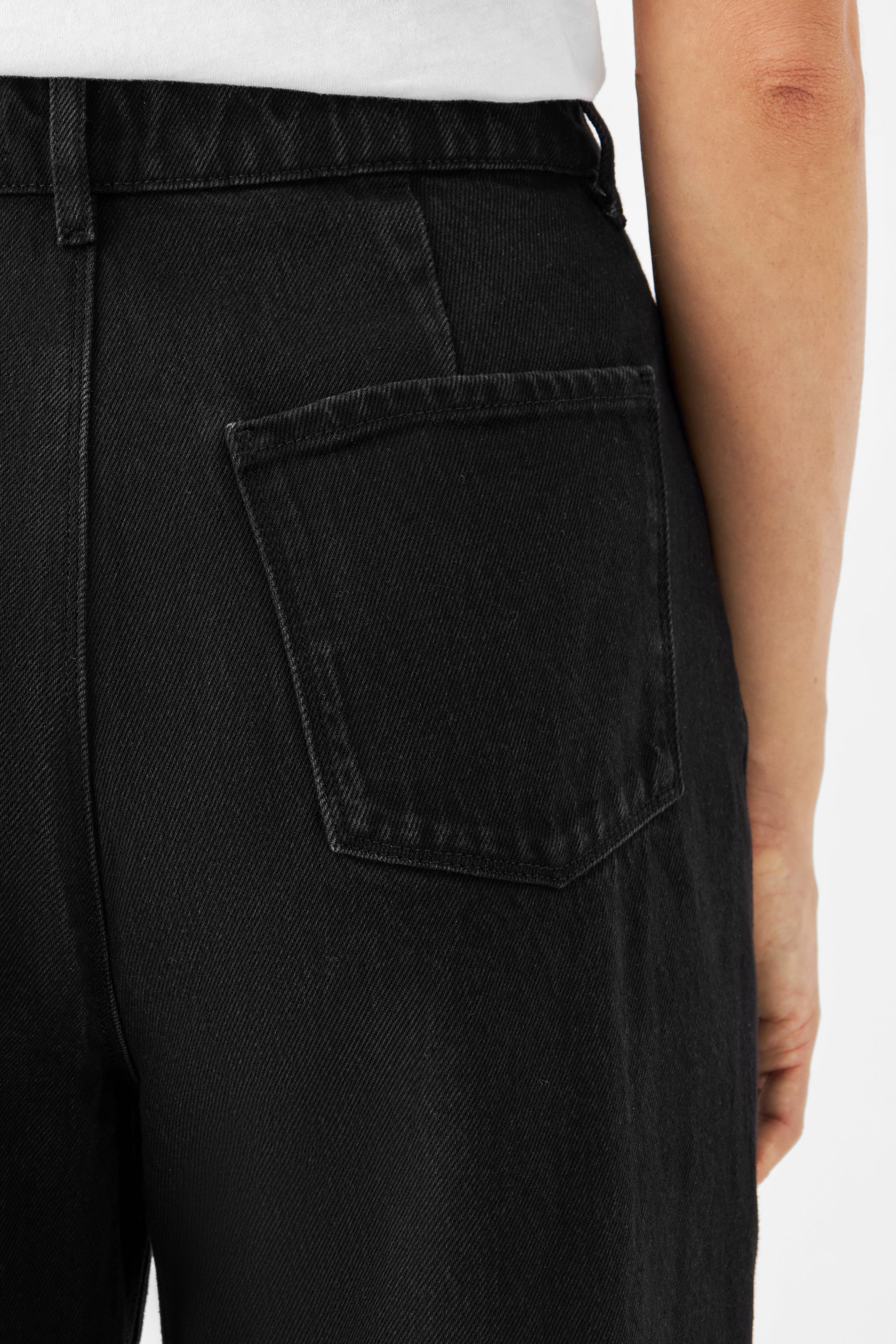 Schwarze Jeans DAWN Wide Straight Cropped aus 100% Bio-Baumwolle von Dawn Denim