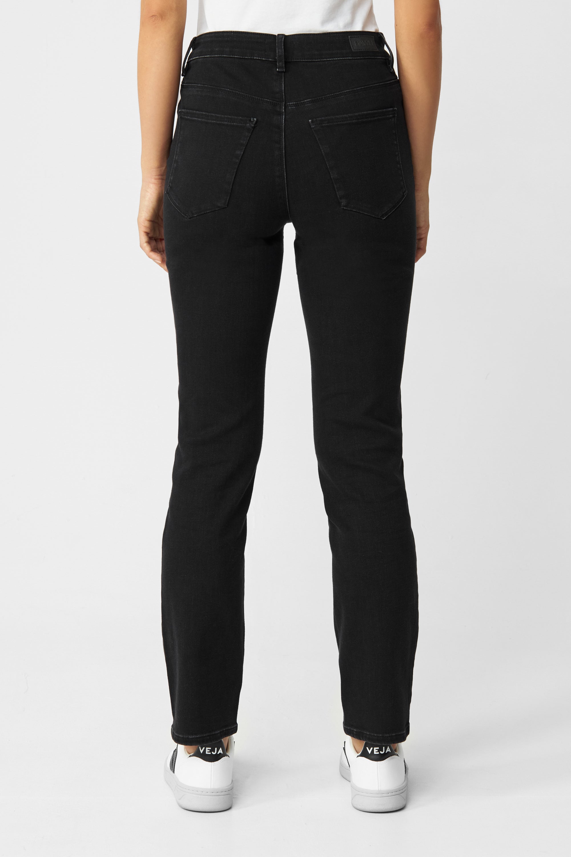 Schwarze Jeans STELLAR Slim Classic aus Bio-Baumwolle von Dawn Denim