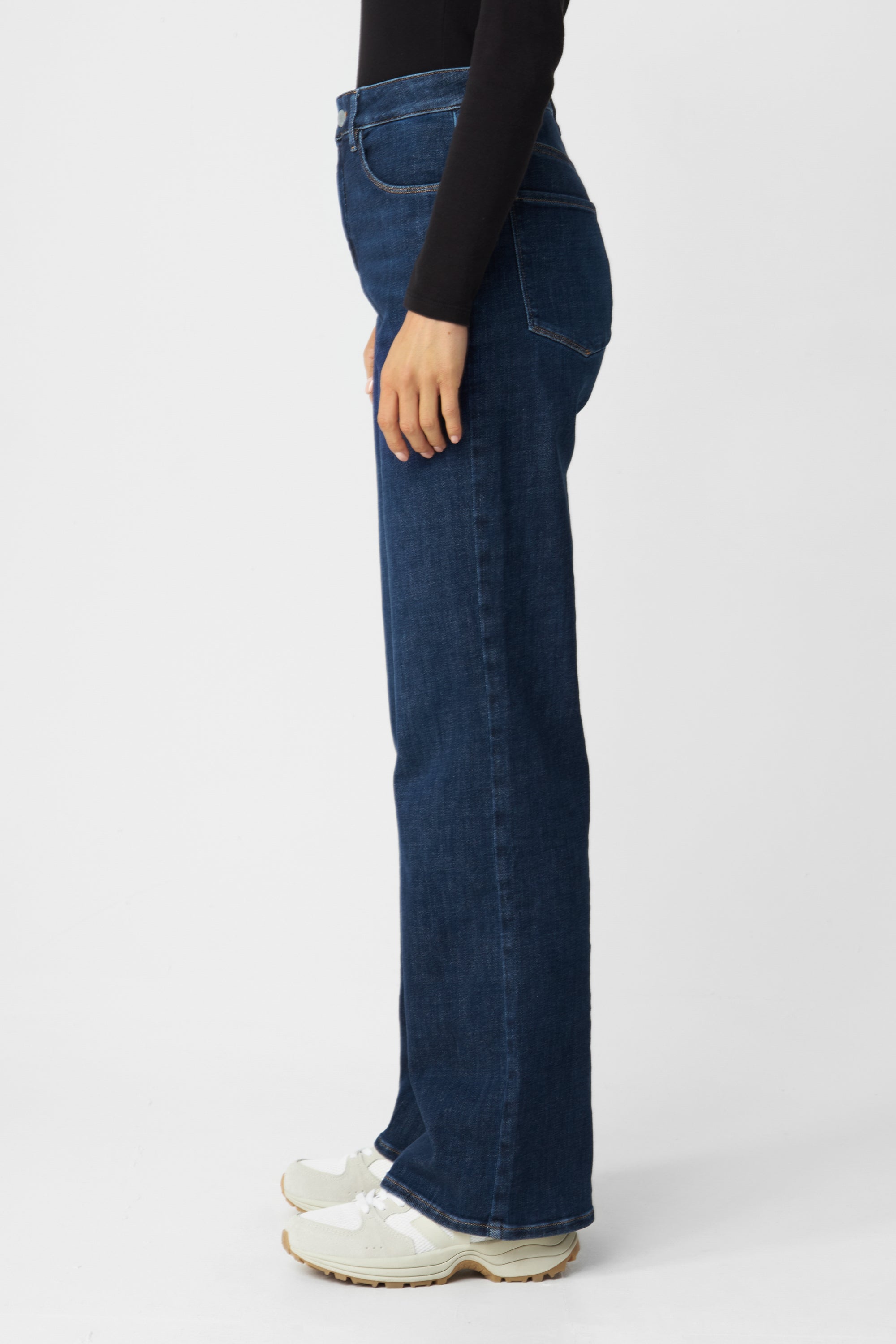 Dunkelblaue Jeans DEW Flared aus Bio-Baumwolle von Dawn Denim