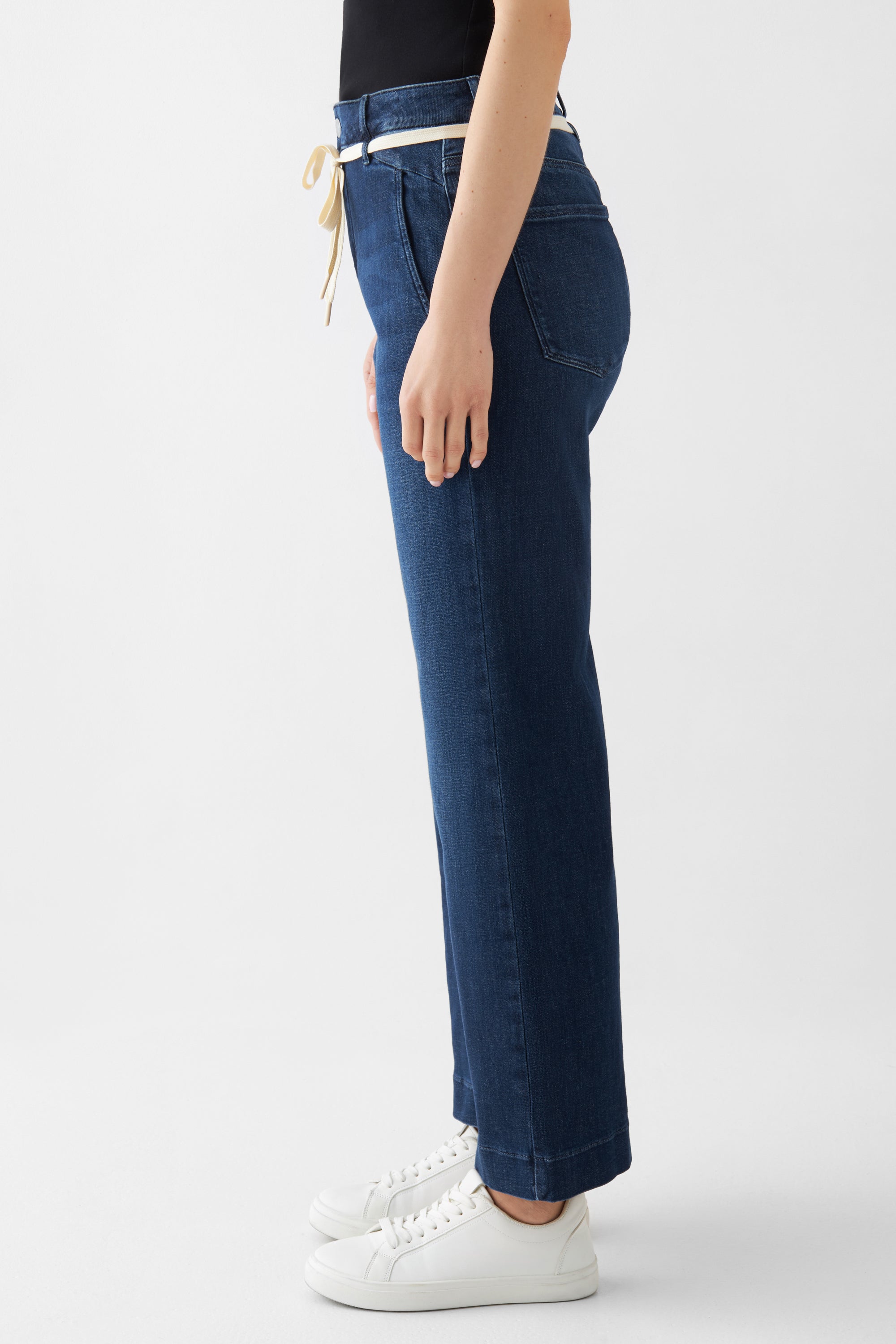 Dunkelblaue Jeans DEW Flared Cropped French Pocket aus Bio-Baumwolle von Dawn Denim