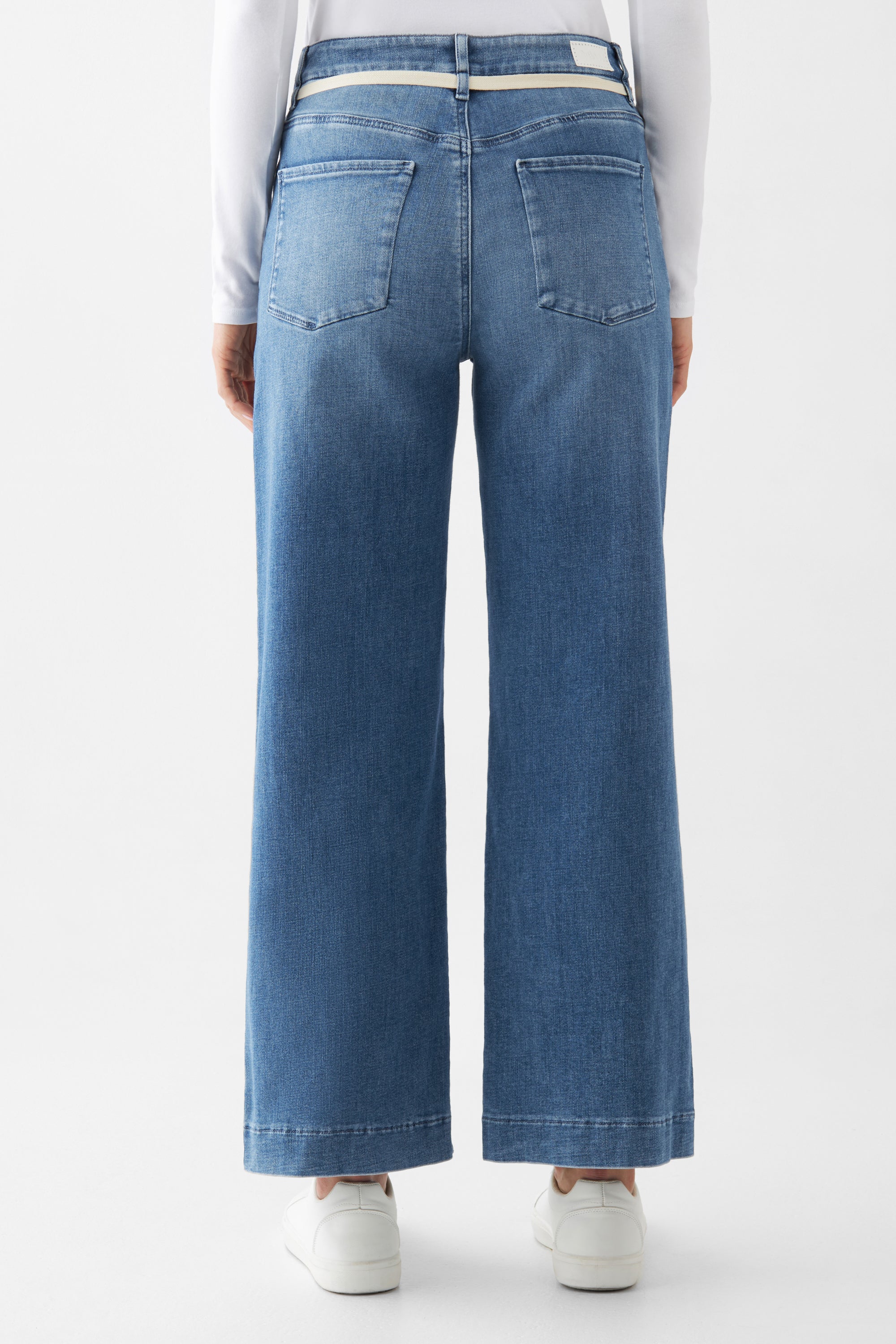 Blaue Jeans DEW Flared Cropped French Pocket aus Bio-Baumwolle von Dawn Denim