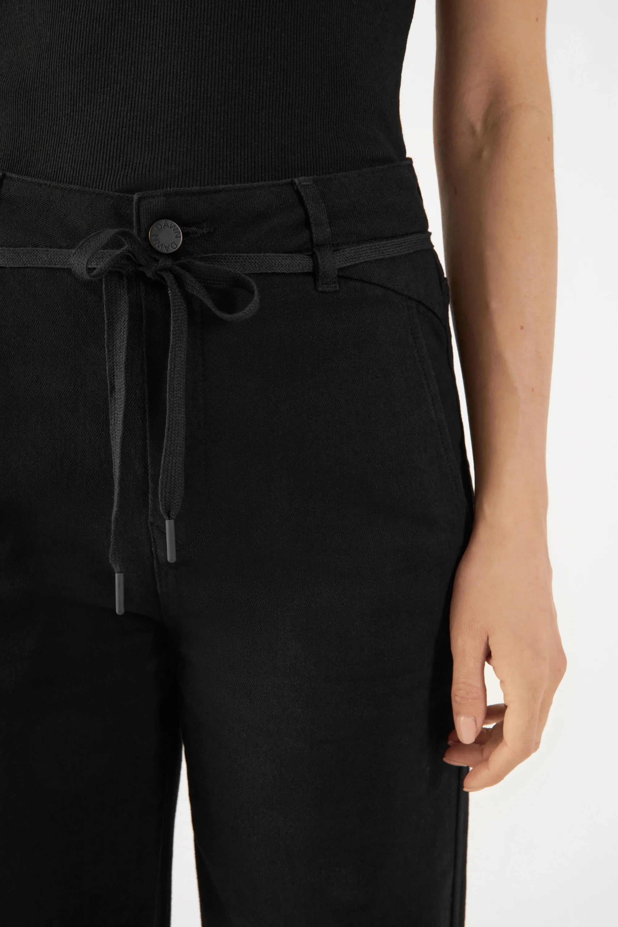 Schwarze Jeans DEW Flared aus Bio-Baumwolle von Dawn Denim