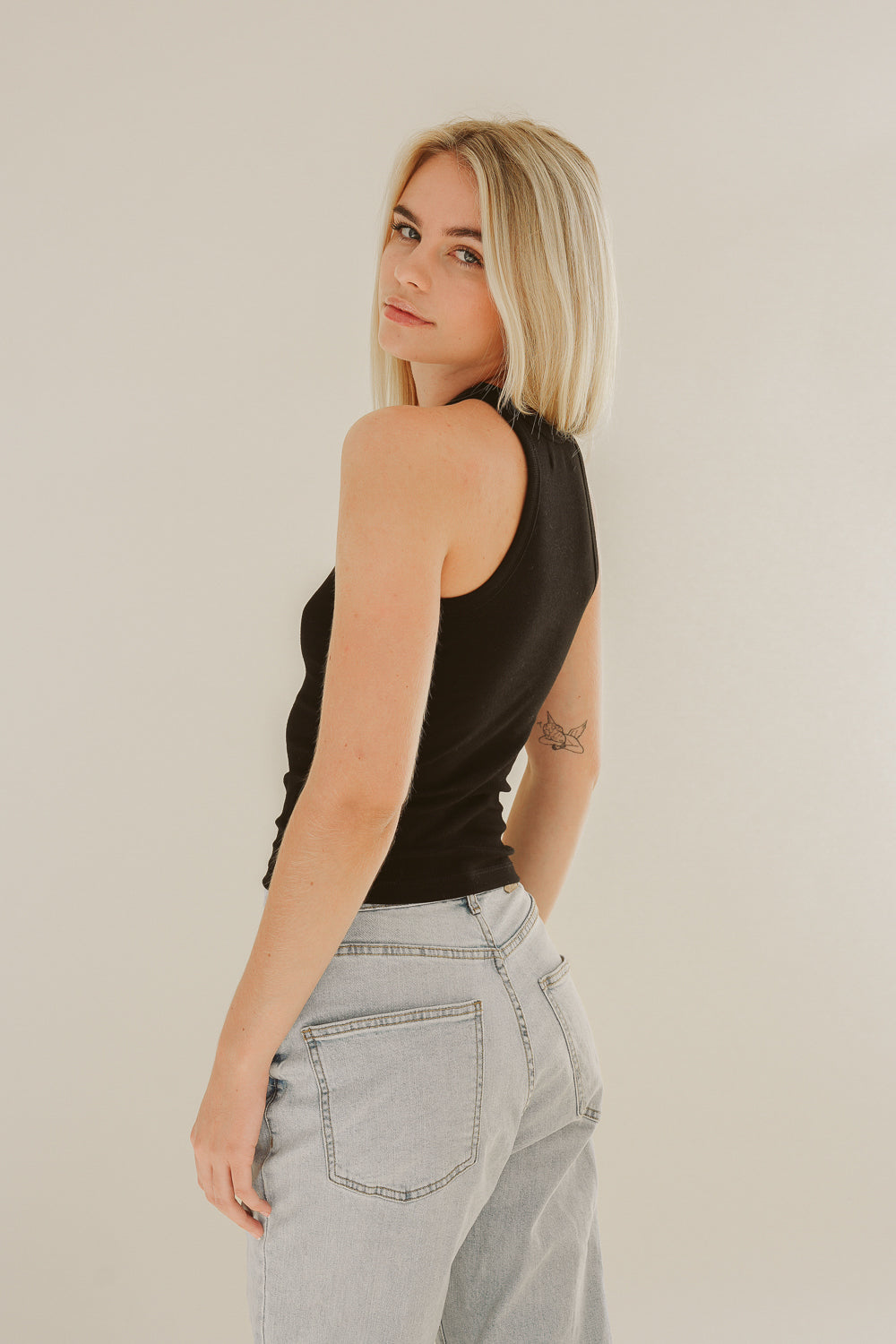 Top noir HANNA en coton 100% biologique de Pura Clothing