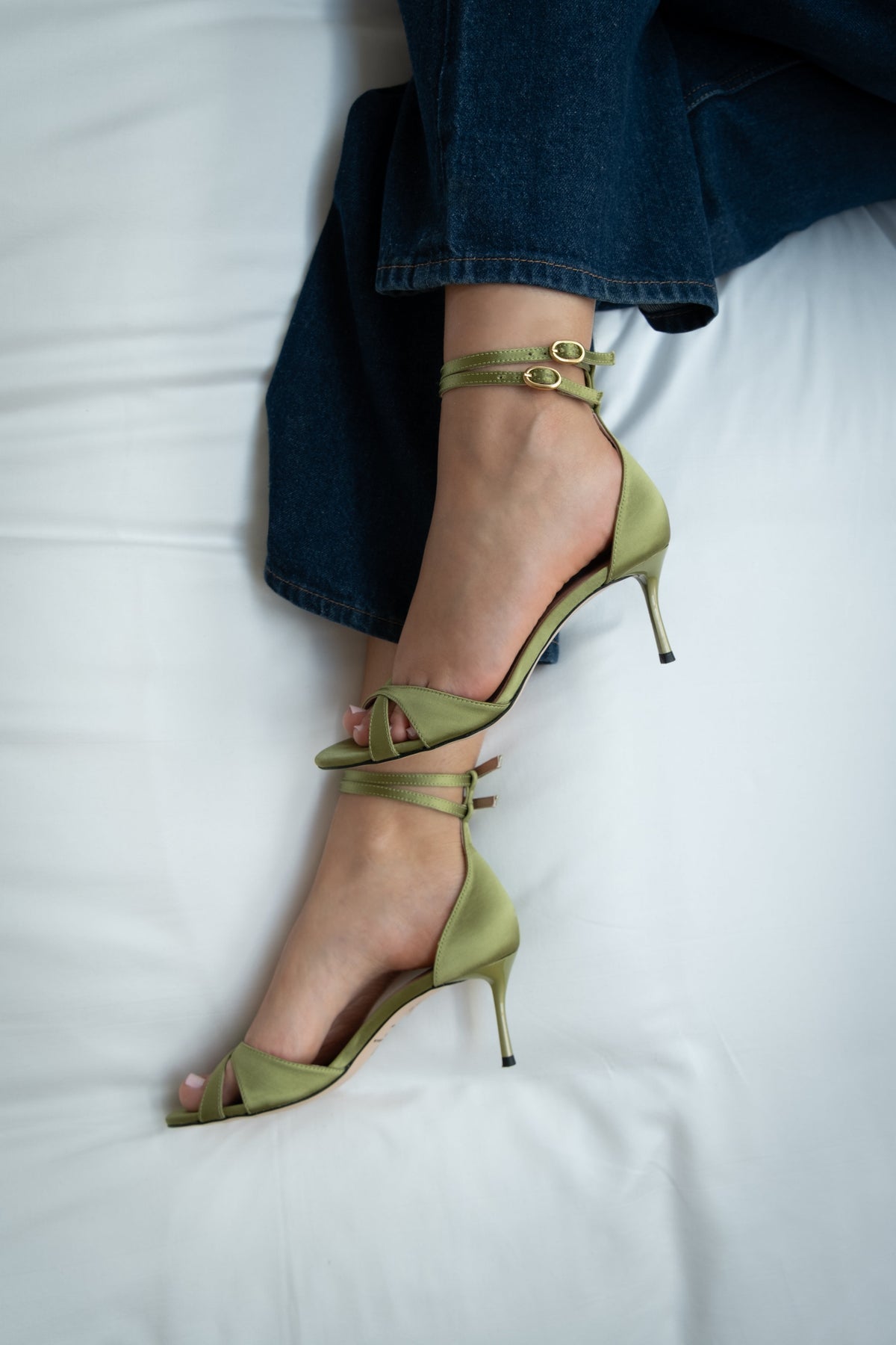 Grüne High Heels 12:30 pm Summer lunch aus recyceltem Satin von Bikkou