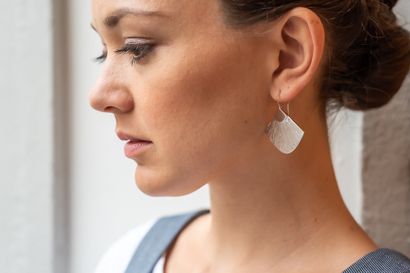 Abanicos pendant earrings