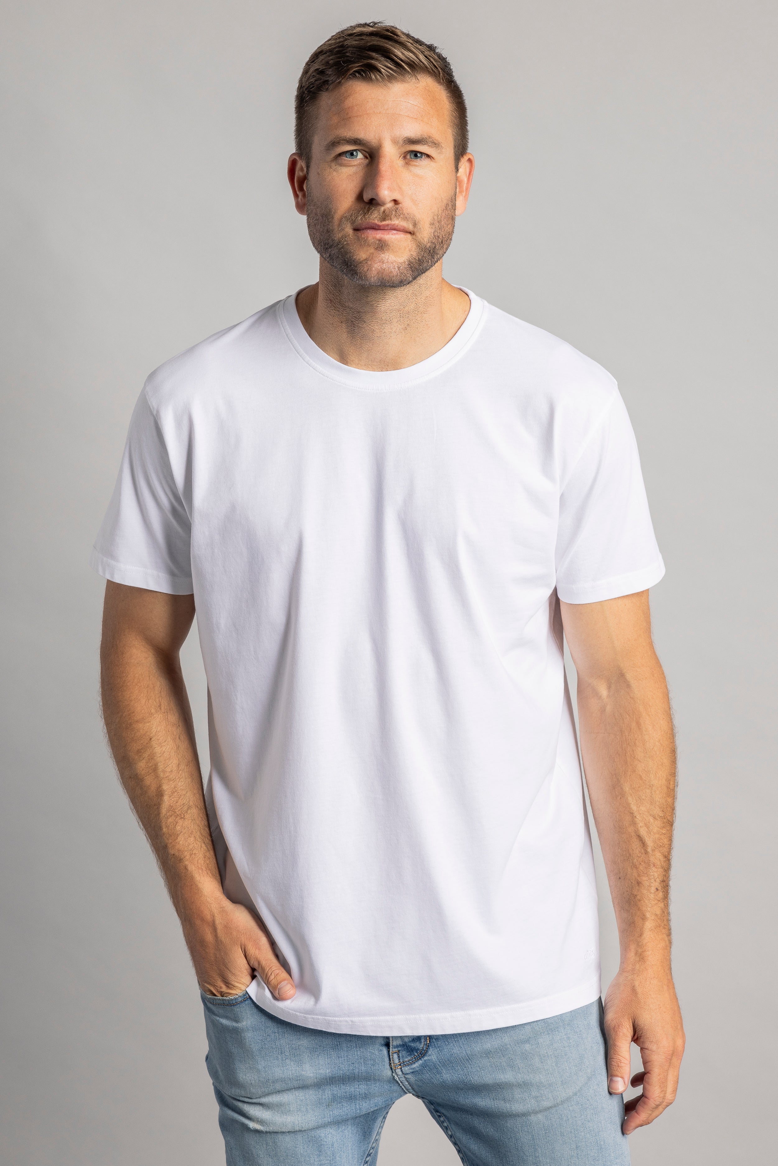 Weisses T-Shirt Premium Blank Standard aus 100% Bio-Baumwolle von DIRTS