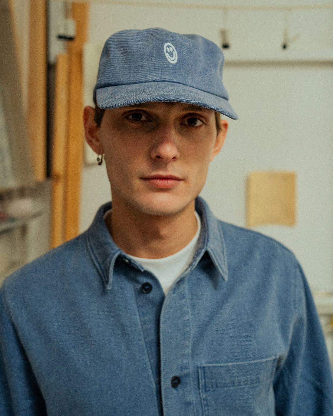 Blaue Denim Floppy Cap aus 100% Bio-Denim Stoff von Rotholz