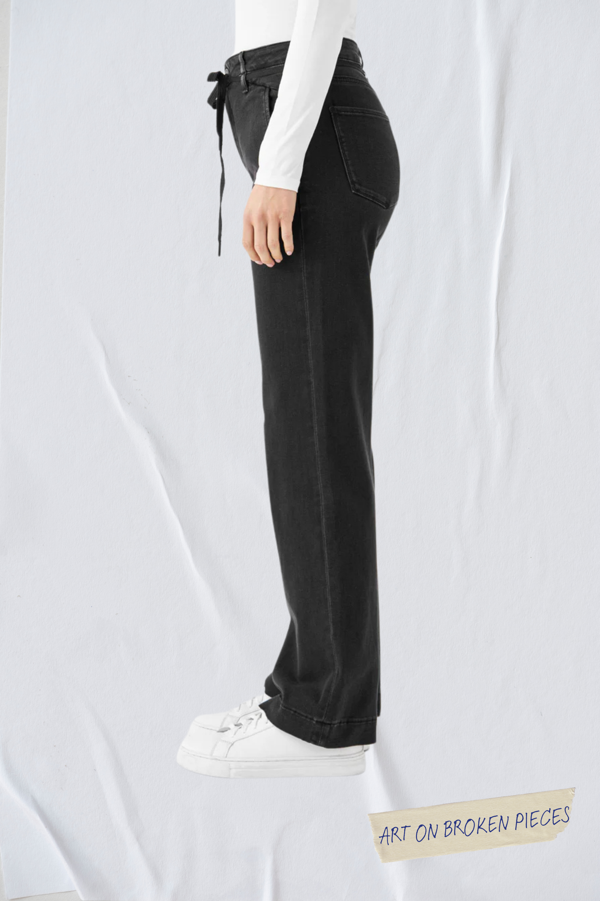 Schwarze Jeans DEW Flared aus Bio-Baumwolle von Dawn Denim