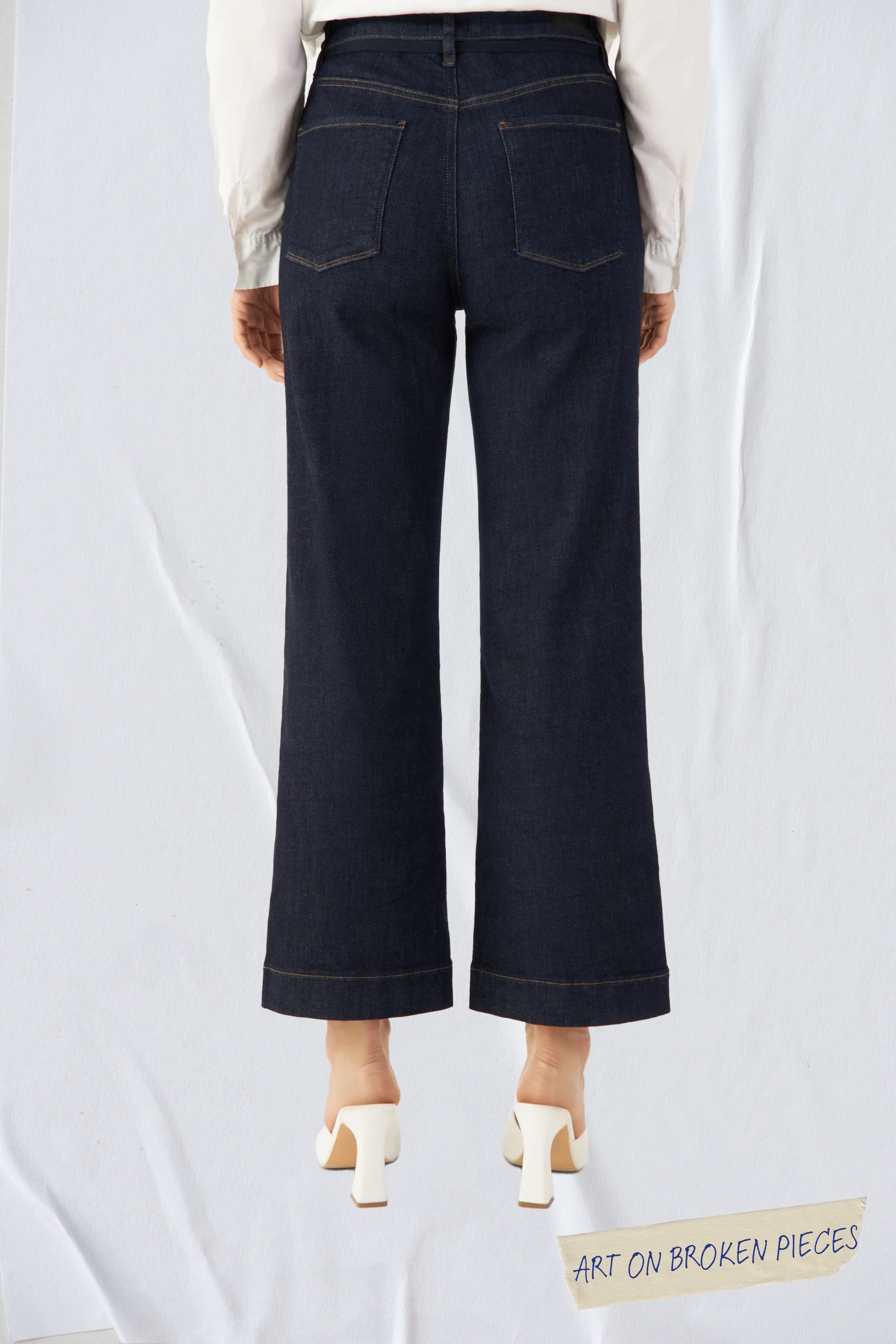 Dunkleblaue Jeans Dew Flared Cropped Limitierte Editition aus Bio-Baumwolle von Dawn Denim