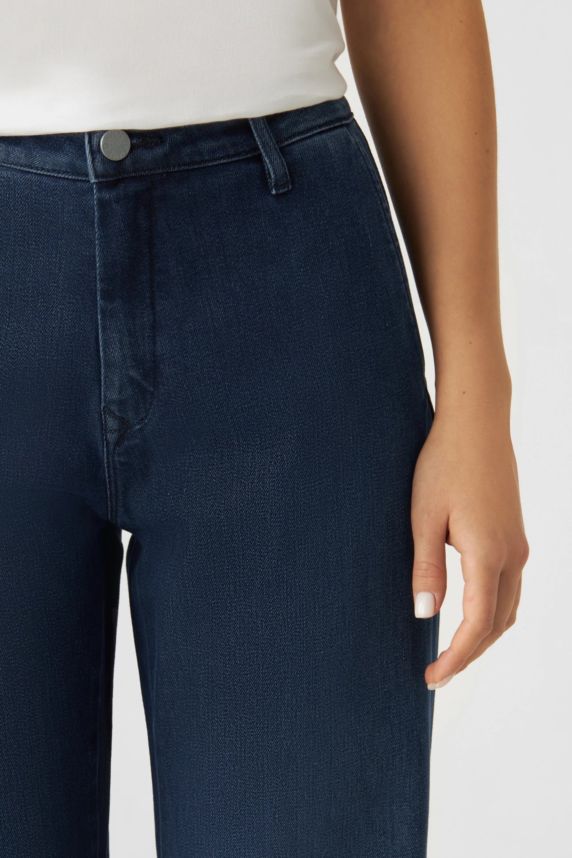 Jean évasé bleu foncé GLOW en Tencel de Dawn Denim