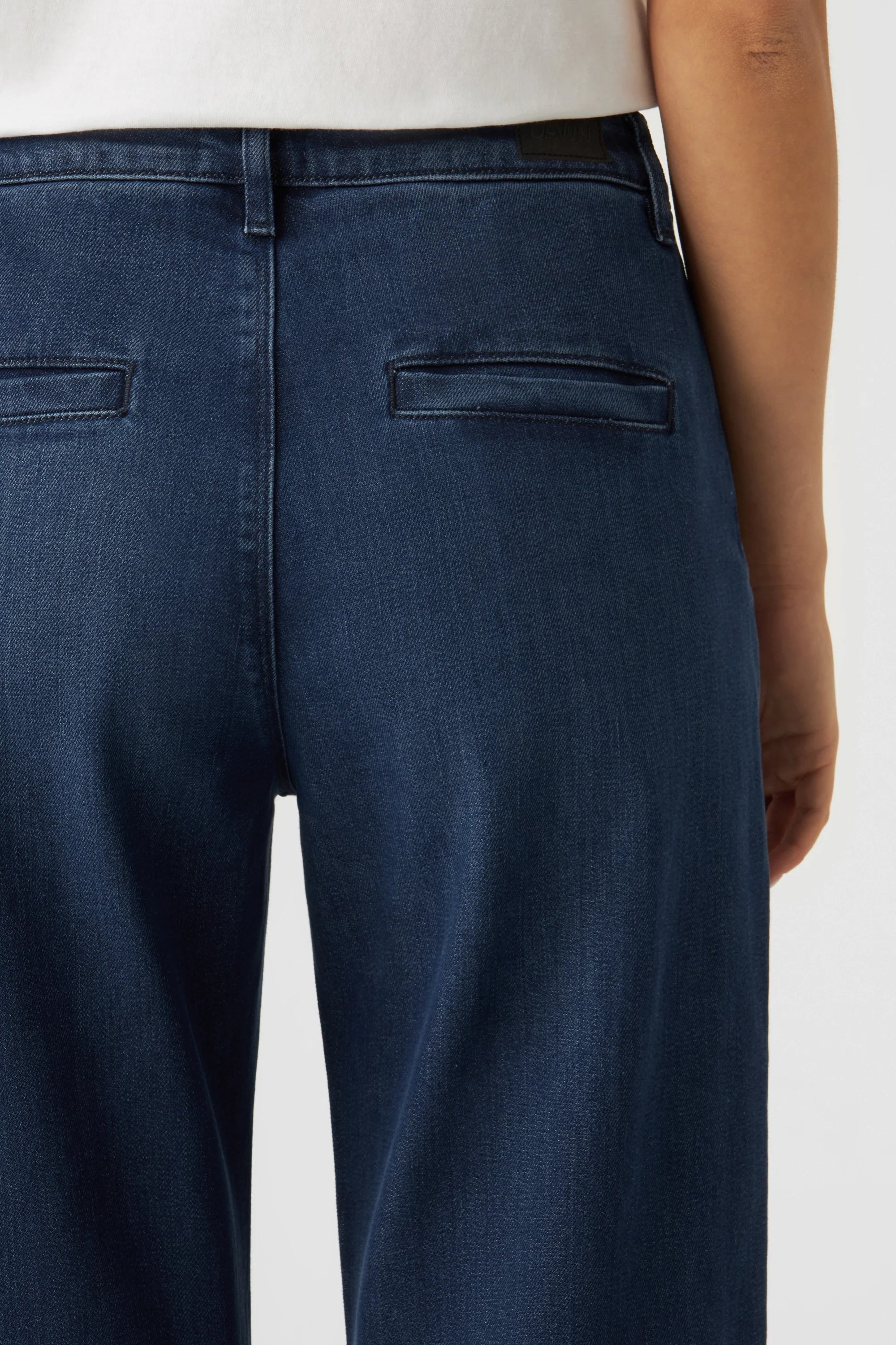 Jean évasé bleu foncé GLOW en Tencel de Dawn Denim