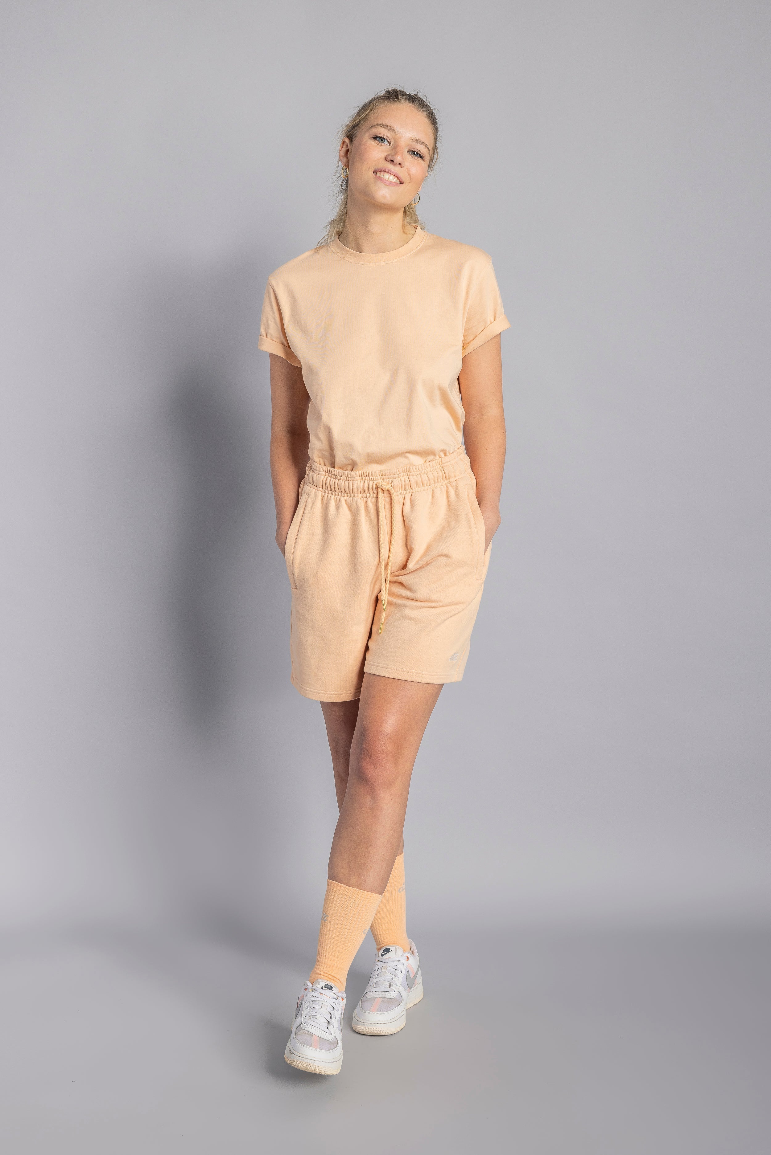 Short de survêtement orange clair en coton 100% biologique de DIRTS