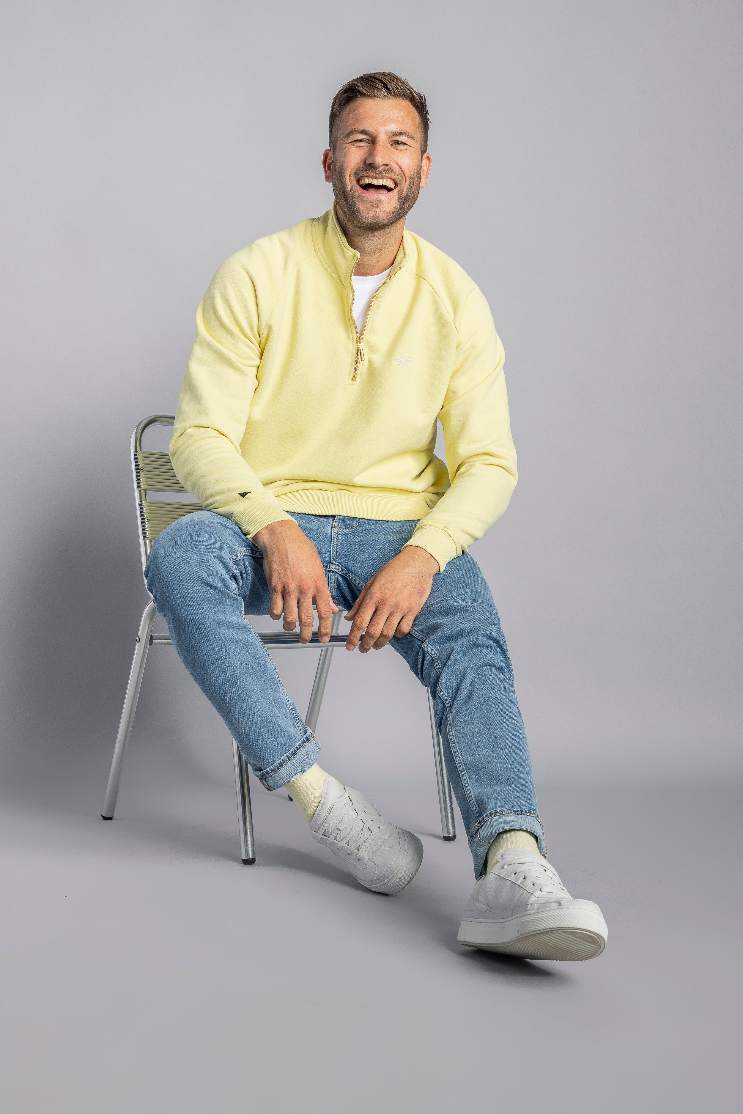 Gelber Sweater Quarter Zip Raglan aus 100% Bio-Baumwolle von DIRTS
