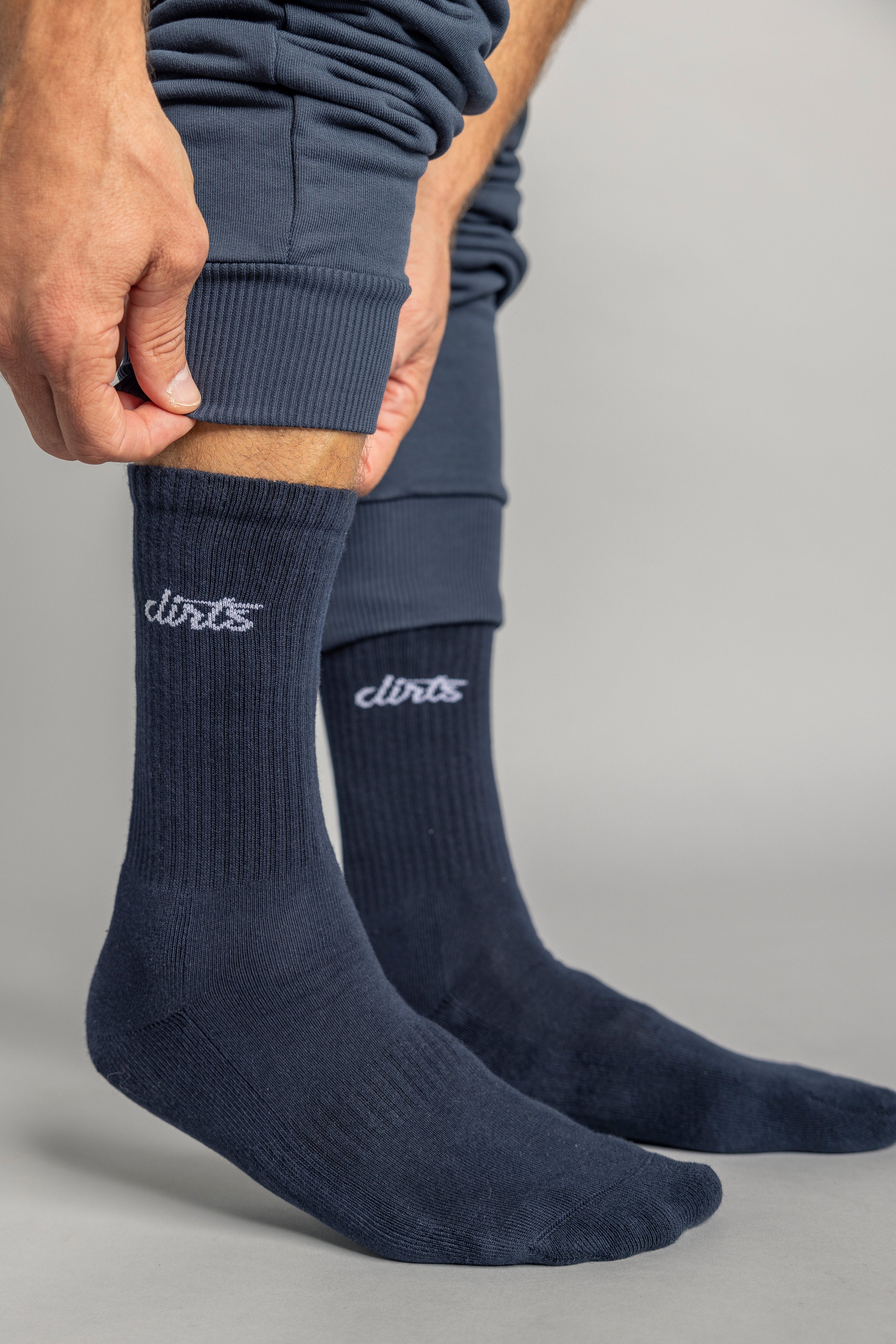Dunkel-blaue Socken Classic Logo aus Bio-Baumwolle von DIRTS
