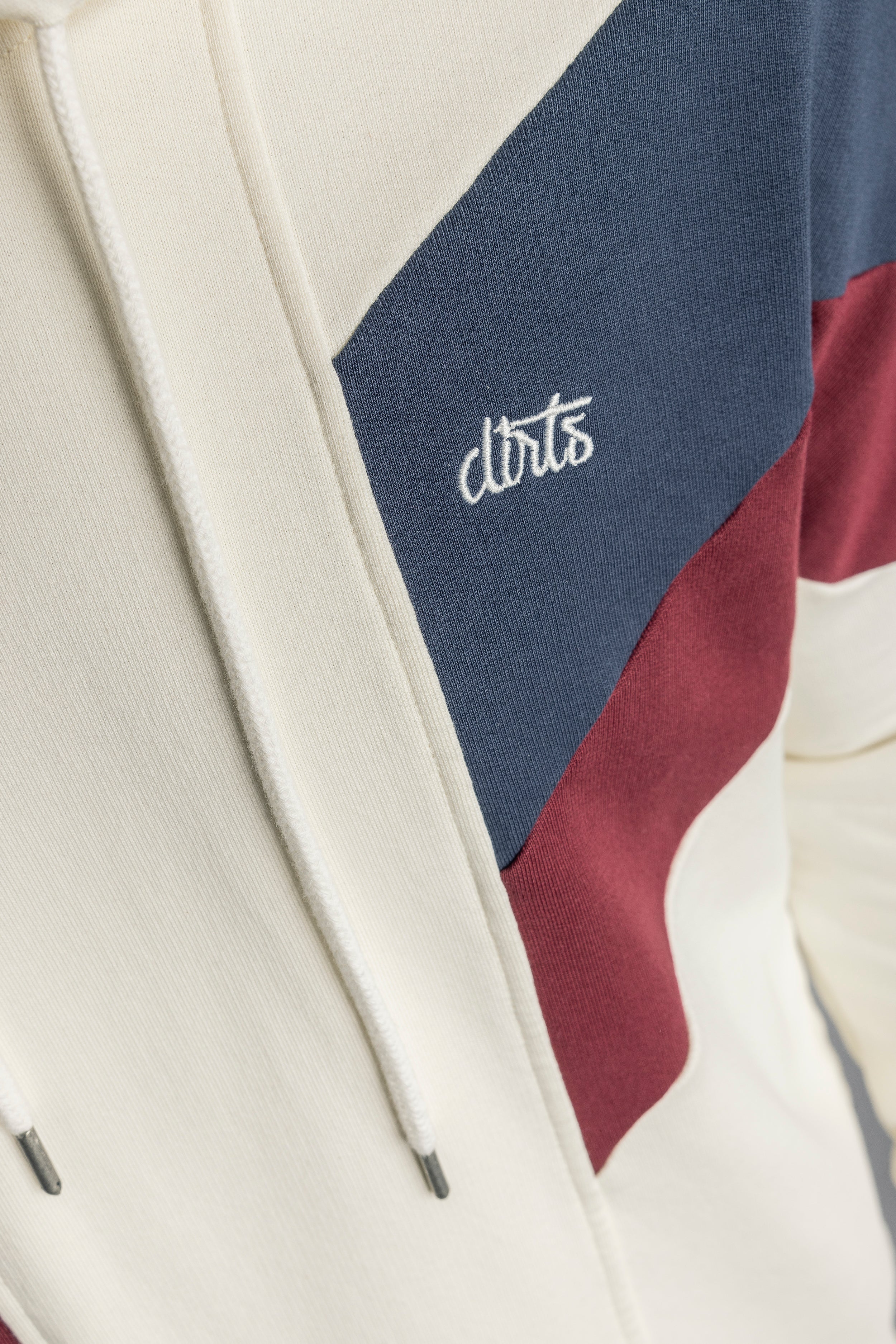 Hoodie Signature made from 100% organic cotton from DIRTS