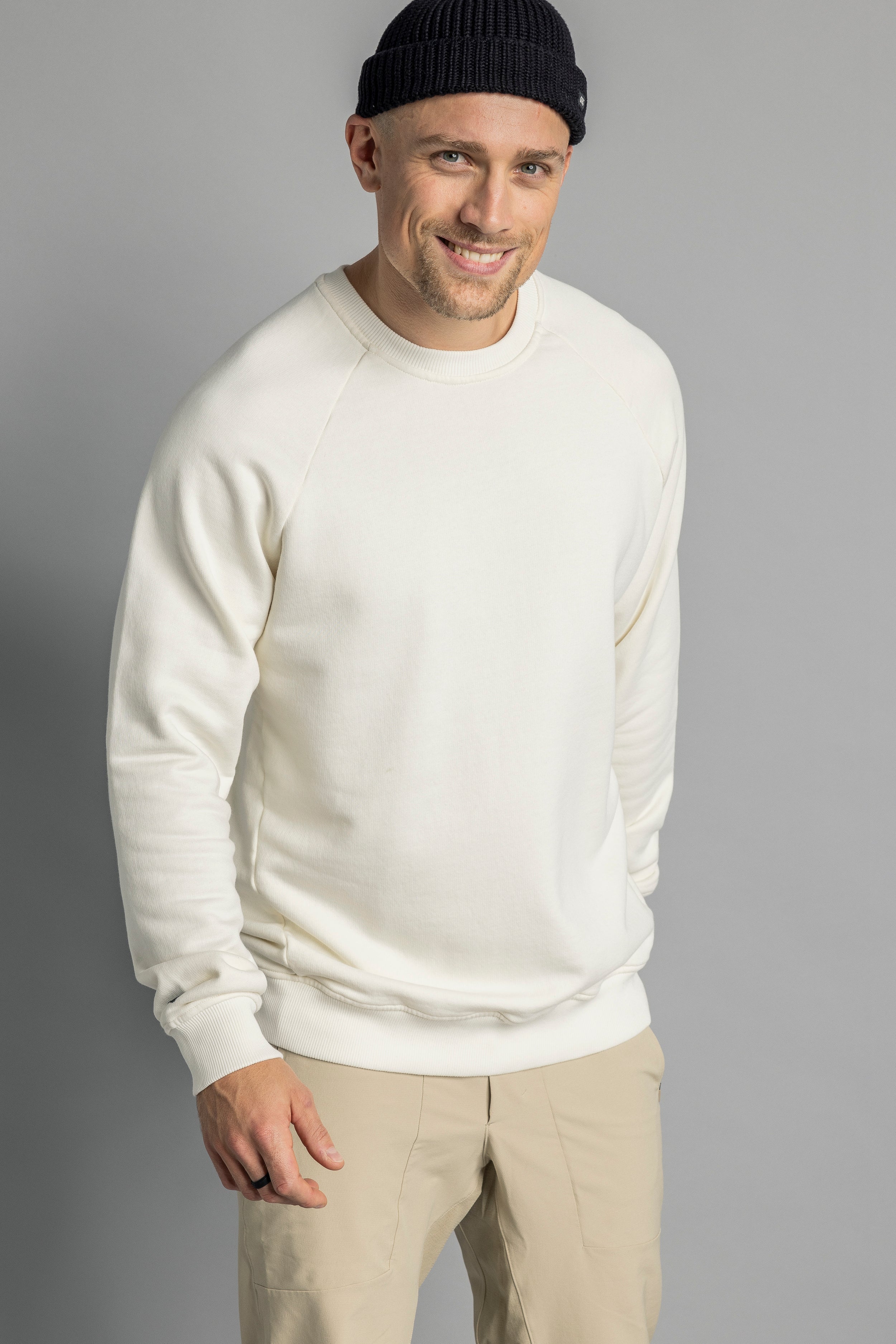 Weisser Pullover Raglan aus 100% Bio-Baumwolle von DIRTS