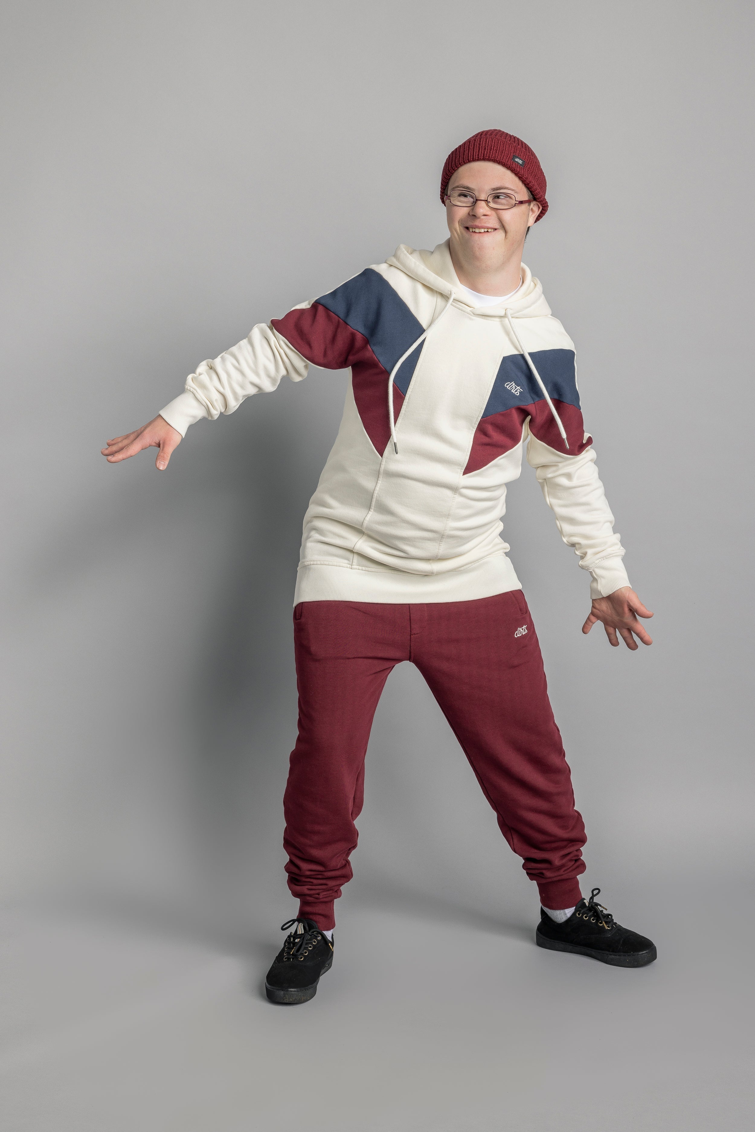 Hoodie Signature made from 100% organic cotton from DIRTS