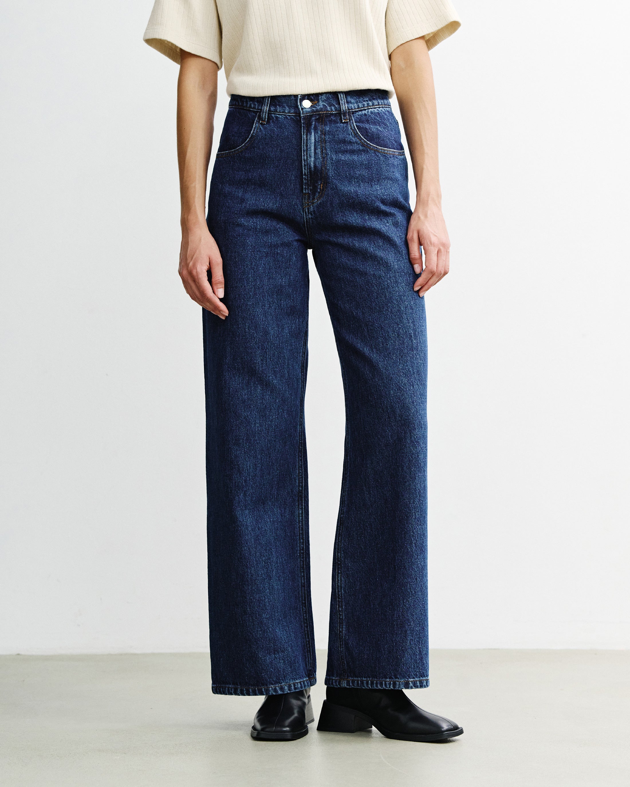 Dunkelblaue Jeans Flared Leg aus 100% Bio-Baumwolle von Rotholz