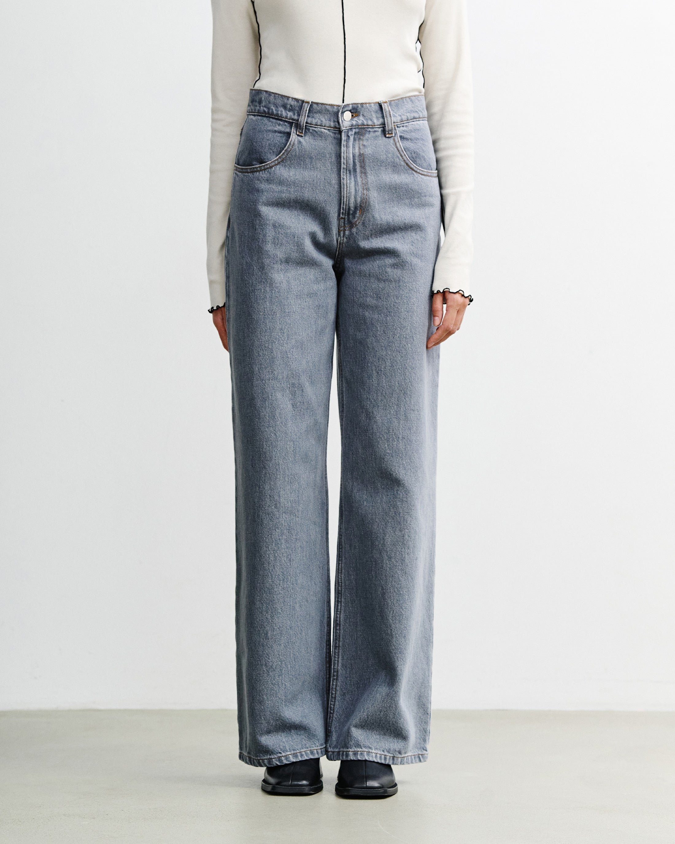 Graue Jeans Flared Leg aus 100% Bio-Baumwolle von Rotholz