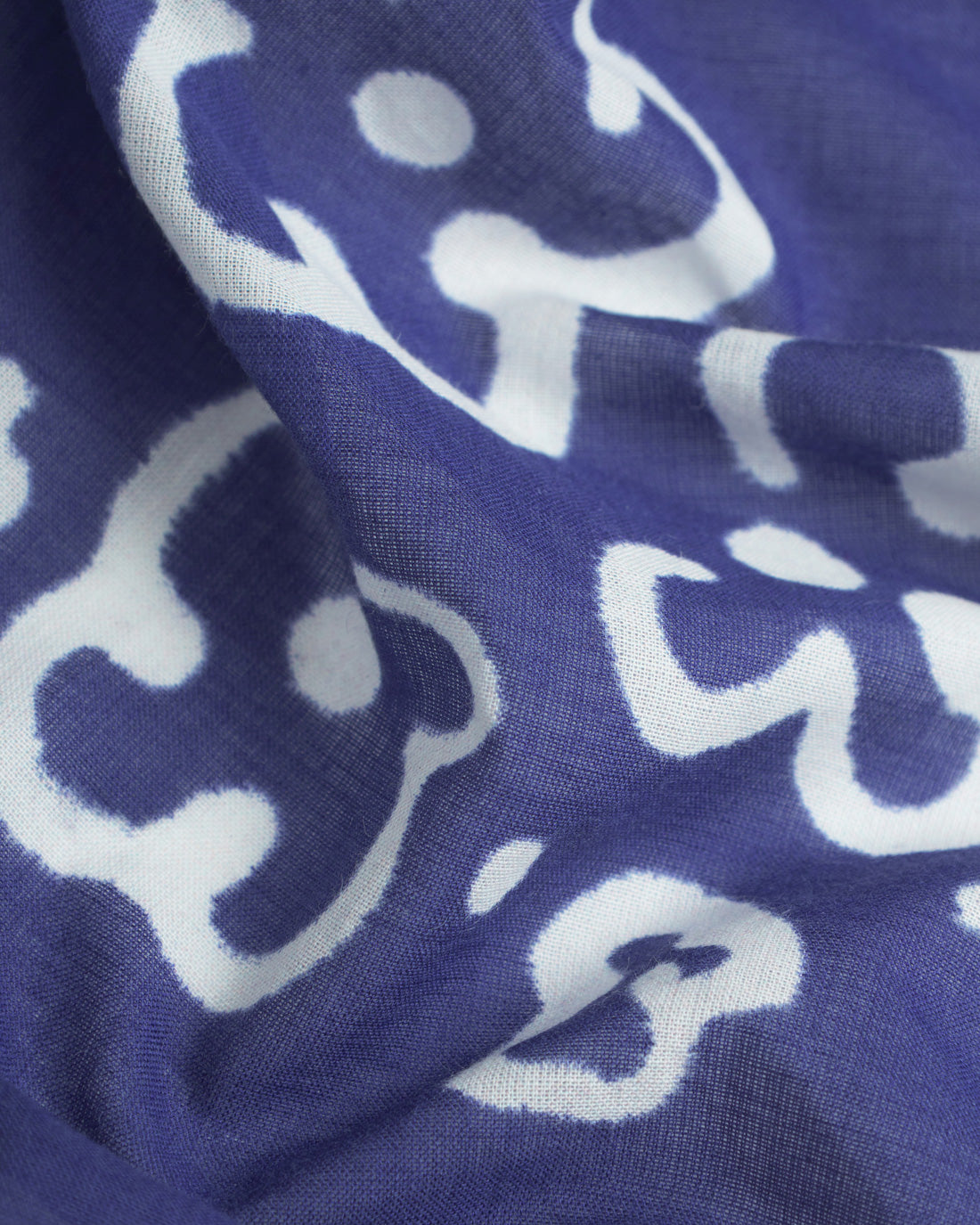 Dunkelblaue Bandana Flowery aus 100% Bio-Baumwolle von Rotholz