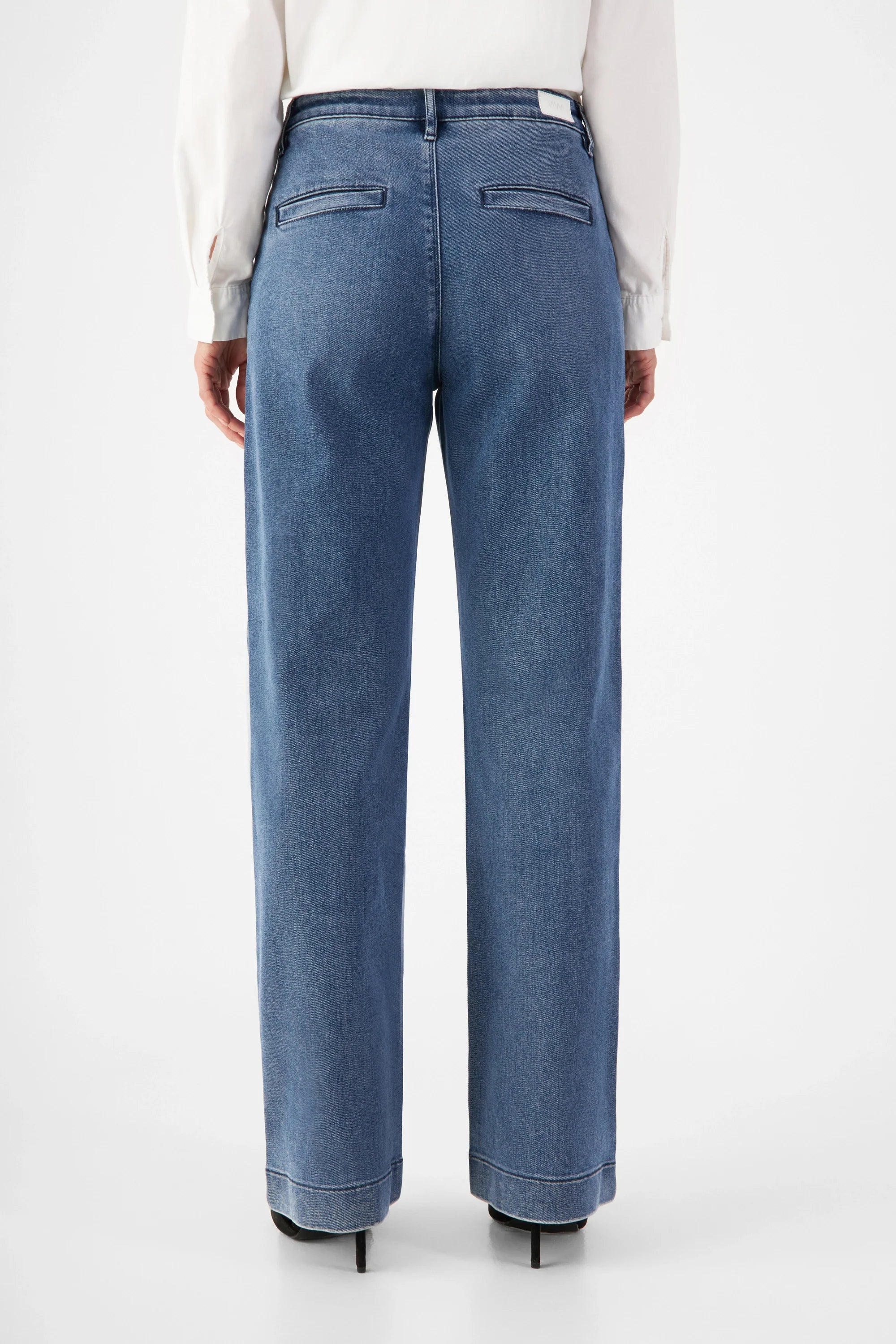 Hellblaue Chino-Jeans Glow Flared aus Lyocell Tencel von Dawn Denim