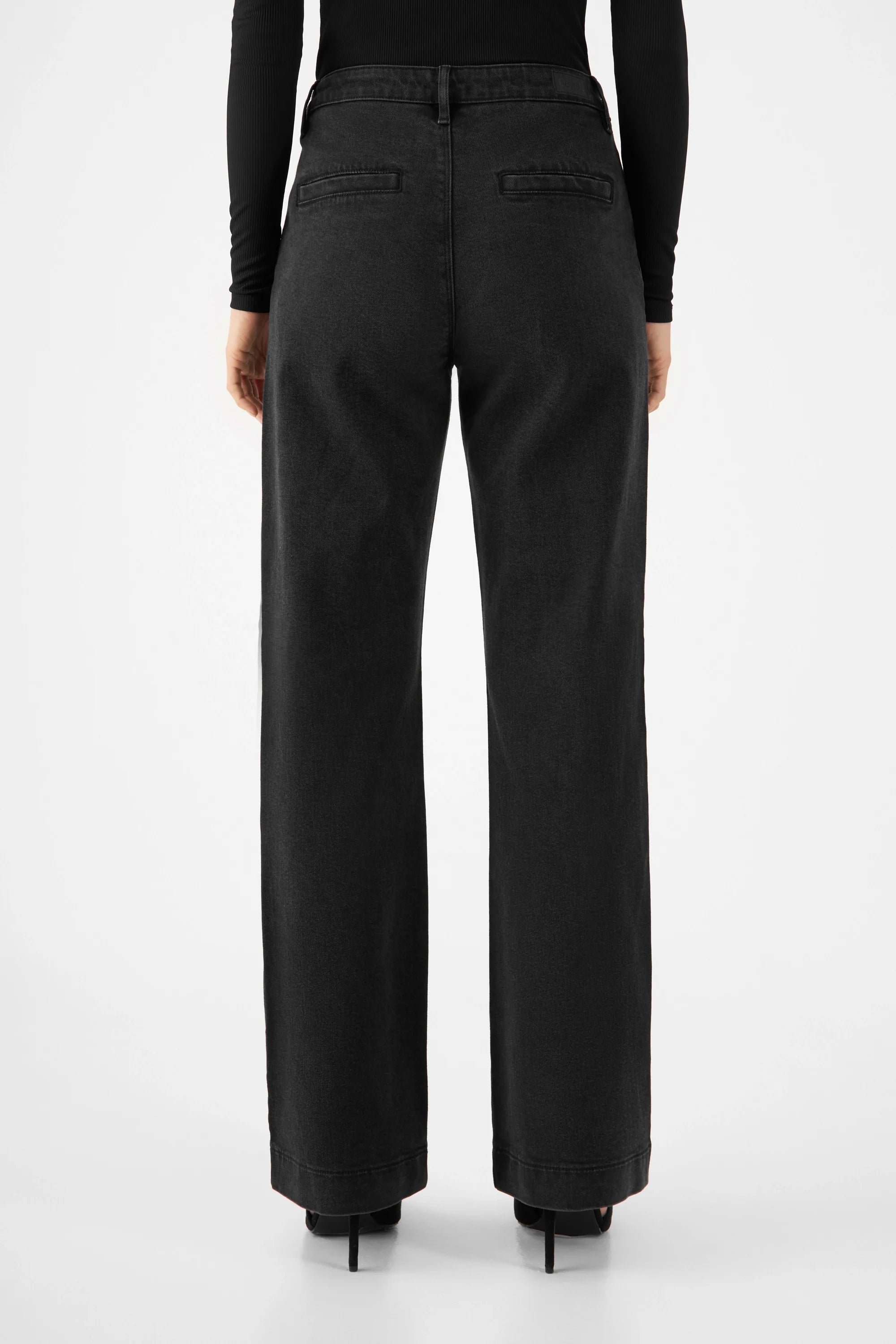 Schwarze Chino-Jeans Glow Flared aus Lyocell Tencel von Dawn Denim