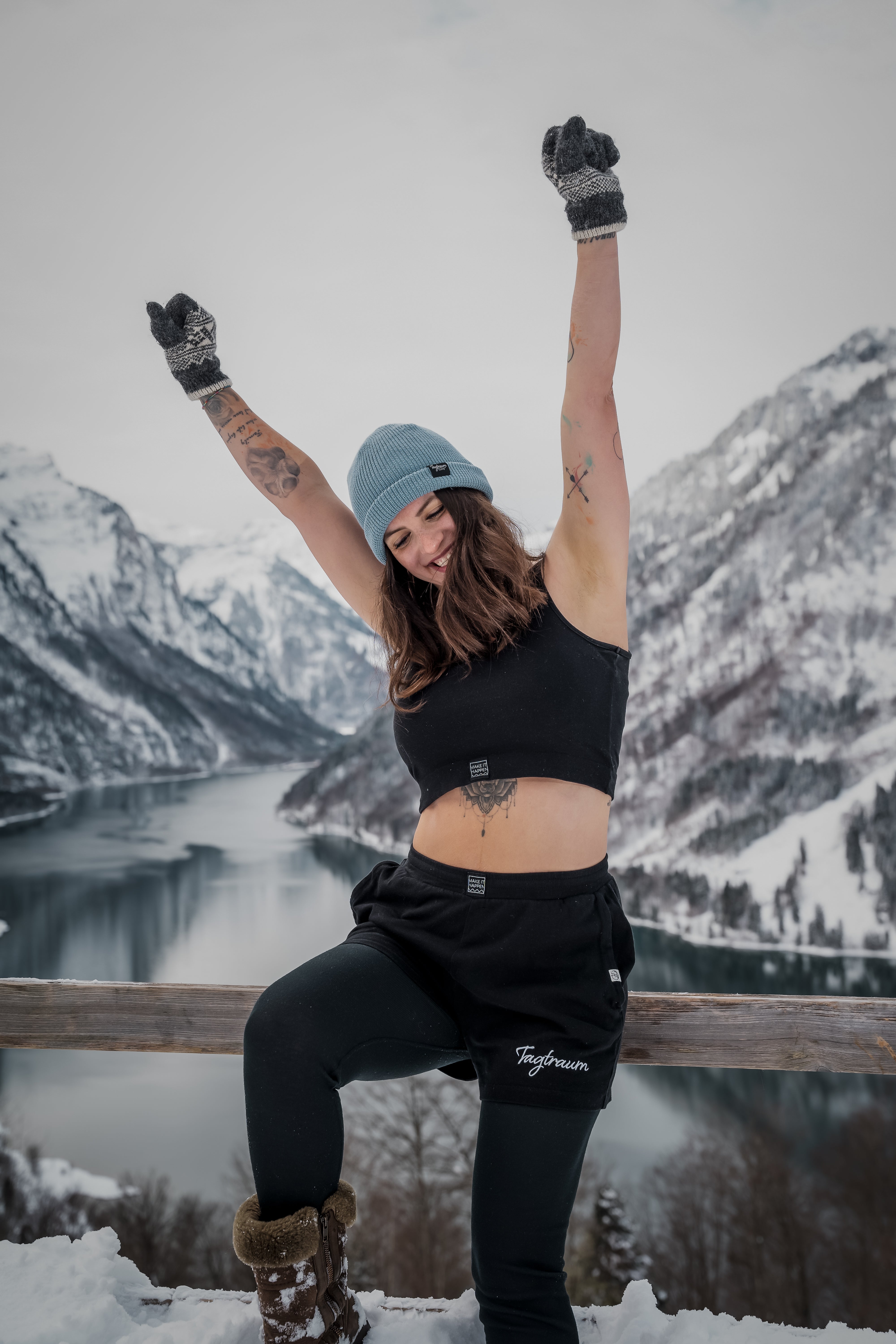 Schwarze Shorts aus 100% Bio-Baumwolle von Tagtraum Clothing