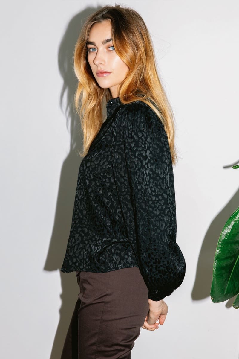 Schwarze Bluse Hortensia aus Viskose von Avani