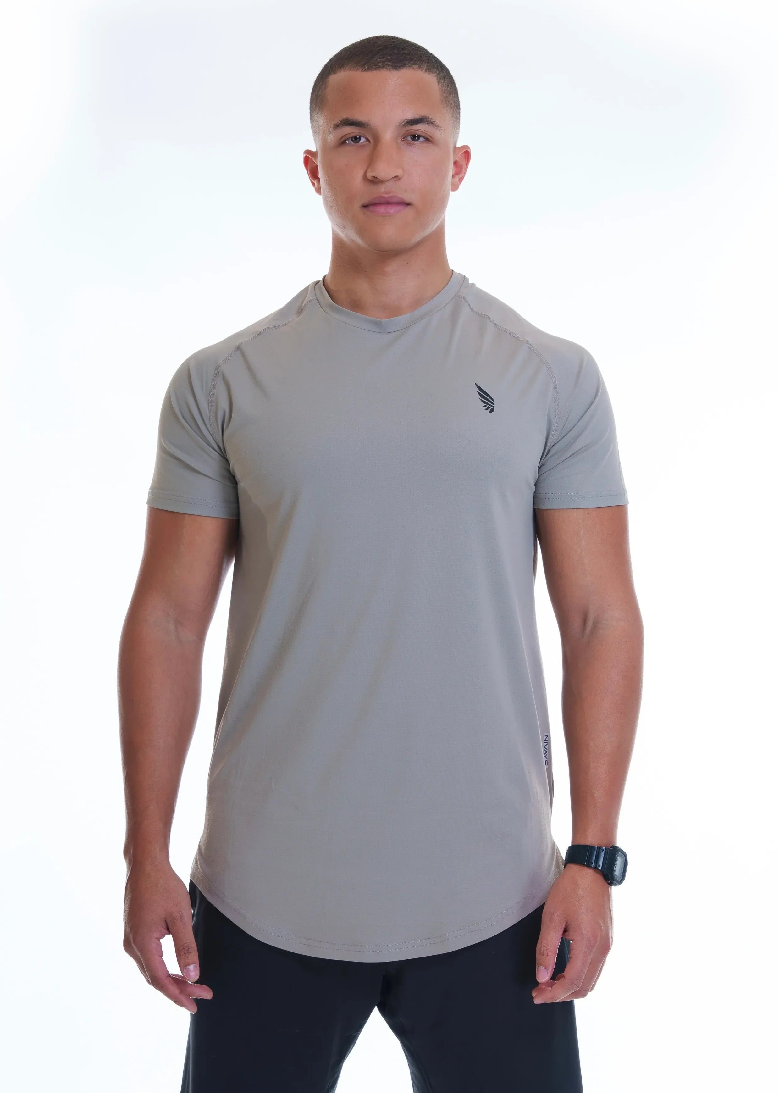 Comfortable and sustainable NIVɅYS Zeyla High Performance Shirt