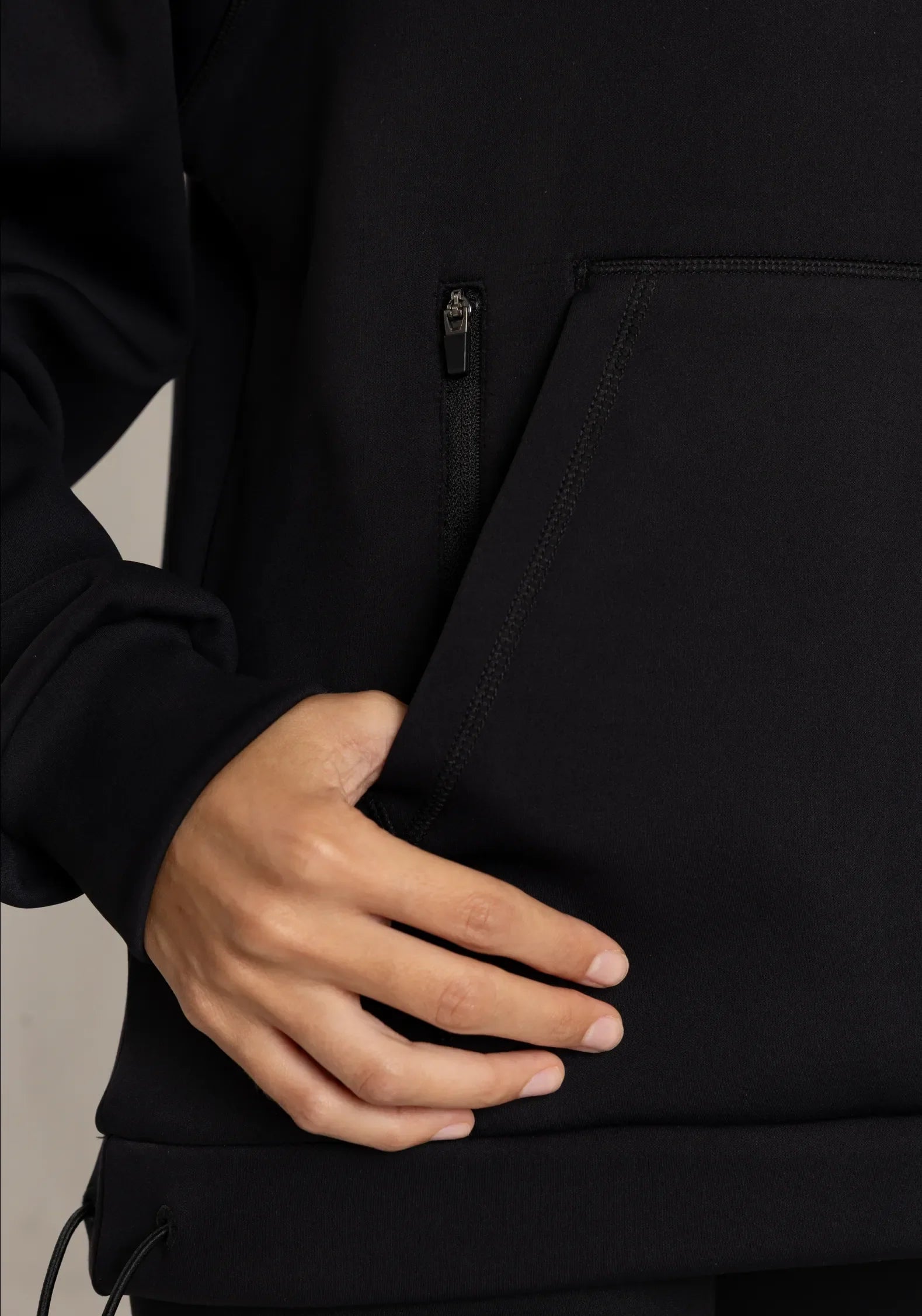 NIVɅYS performance apparel show comfort and flexibility of eco-conscious recycled fabric.