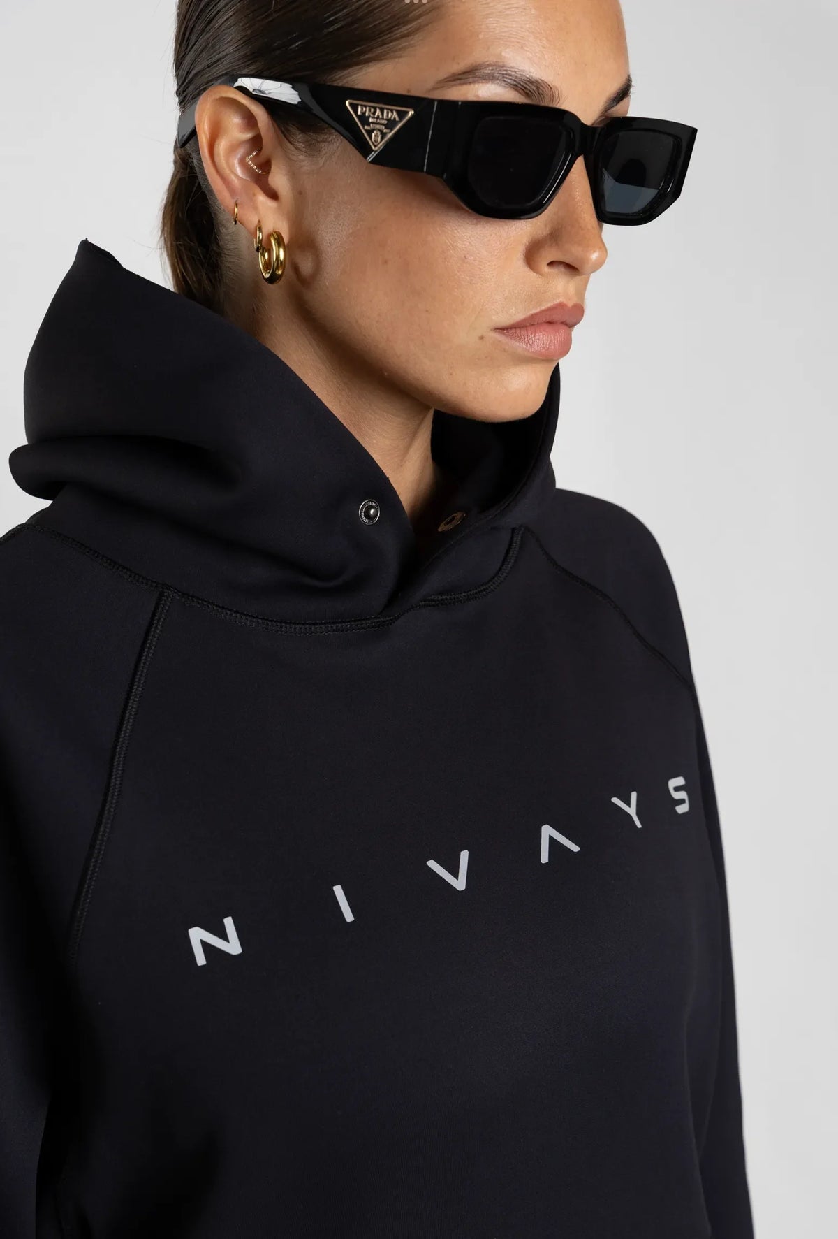 NIVɅYS ® pulse performance pullover unisex true black side view
