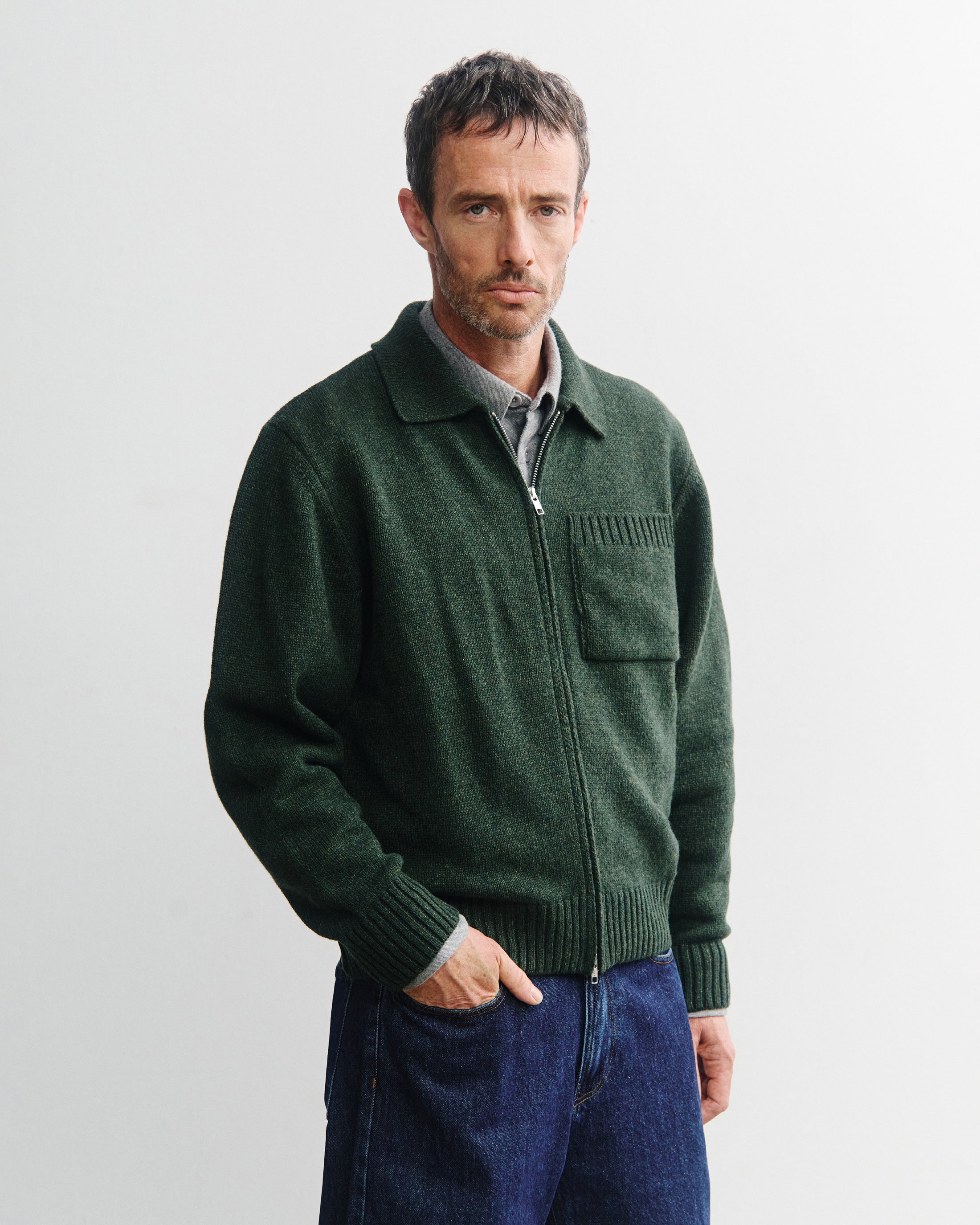 Grün melierte Strickjacke Polo aus recycelter Wolle von Rotholz