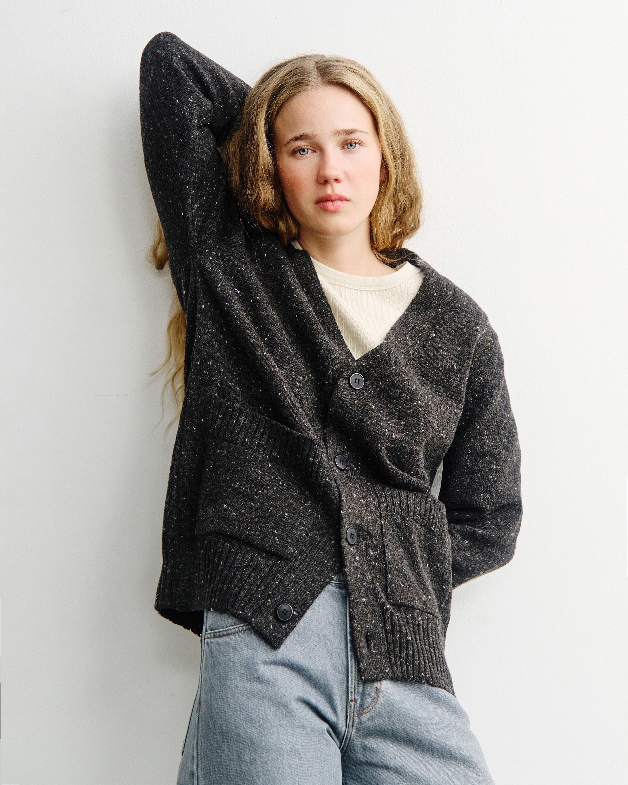 Schwarze Strickjacke aus Merinowolle von Rotholz