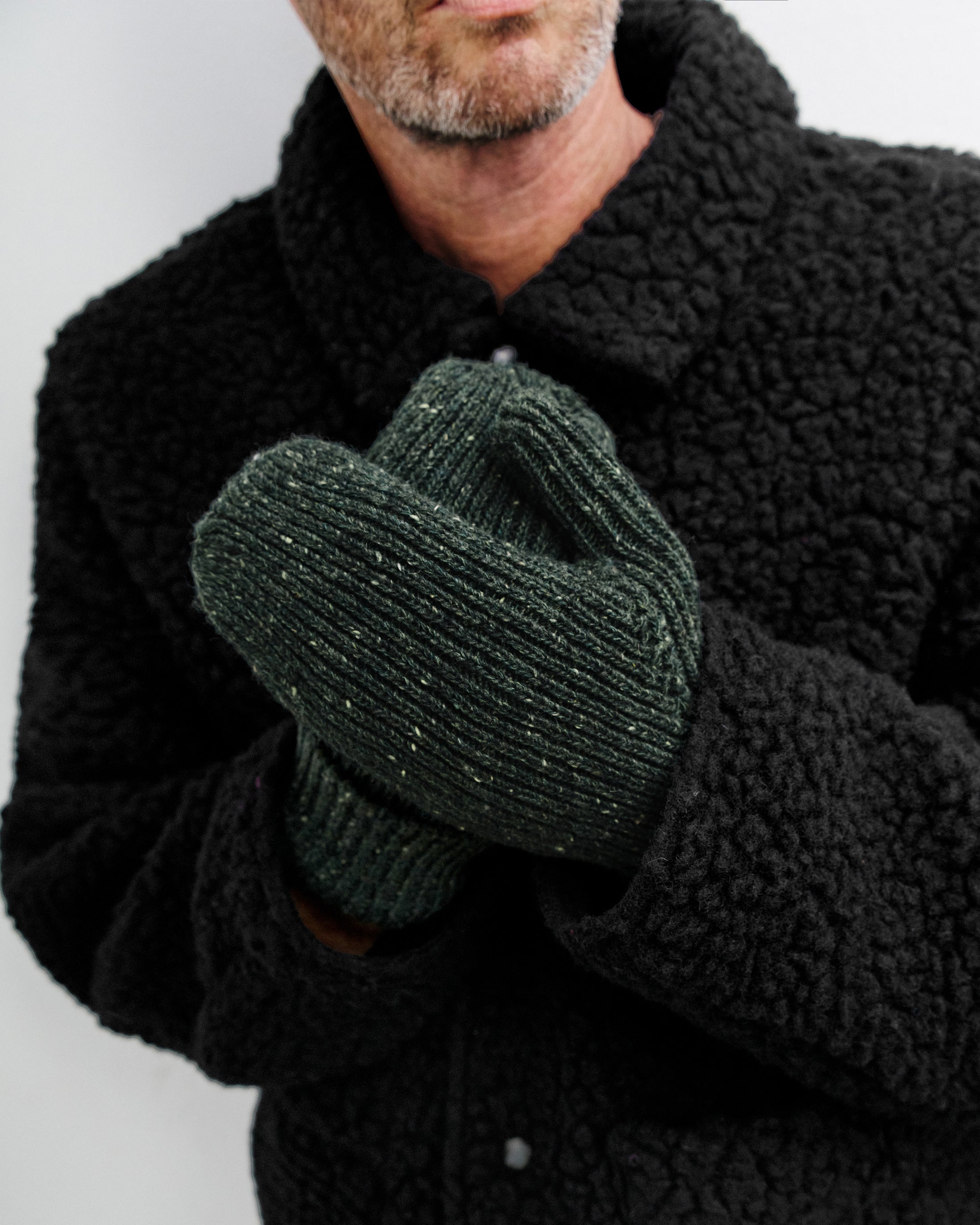 Grüne Handschuhe gestrickt aus Merinowolle von Rotholz