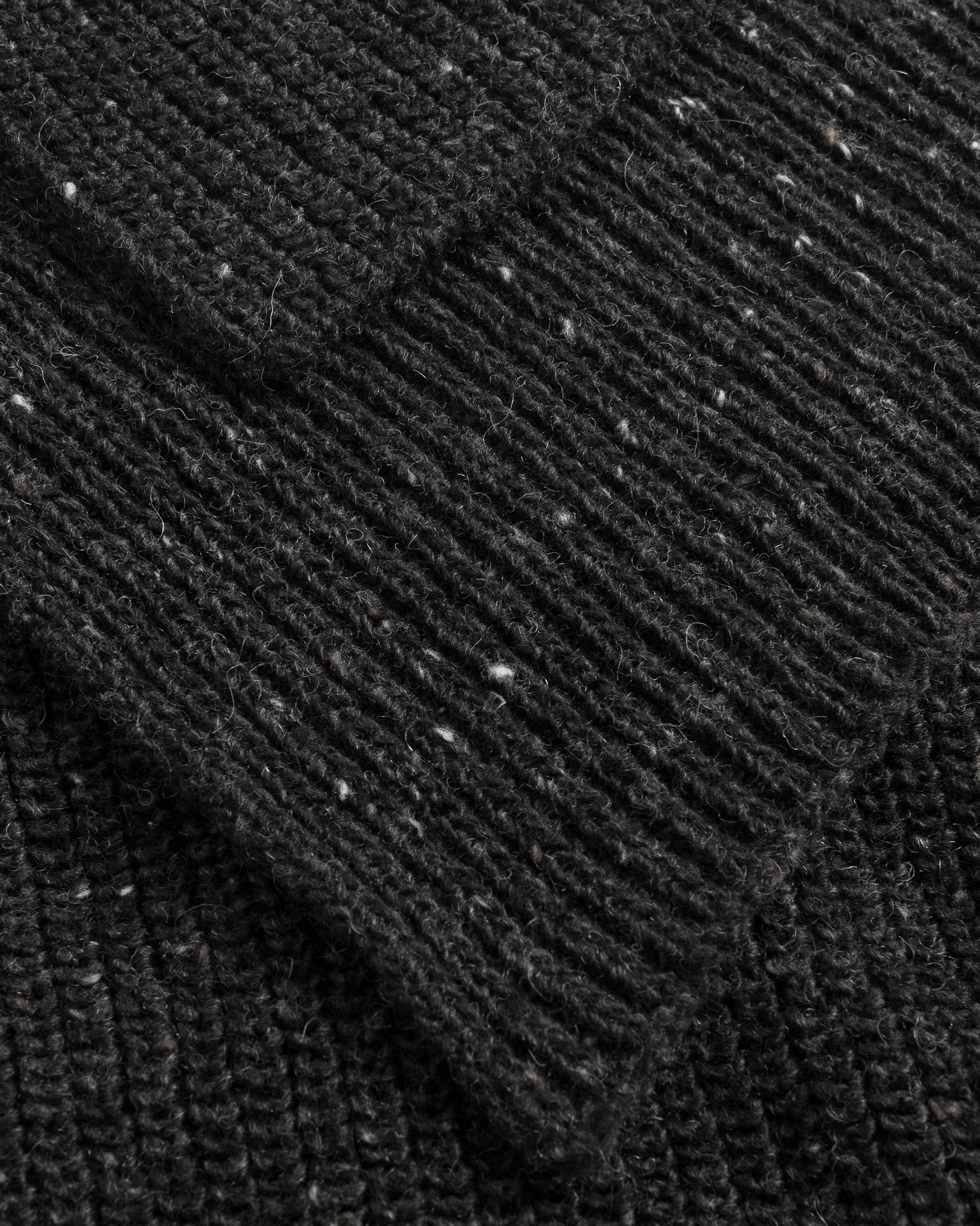 Schwarzer Schal gestrickt aus Merinowolle von Rotholz