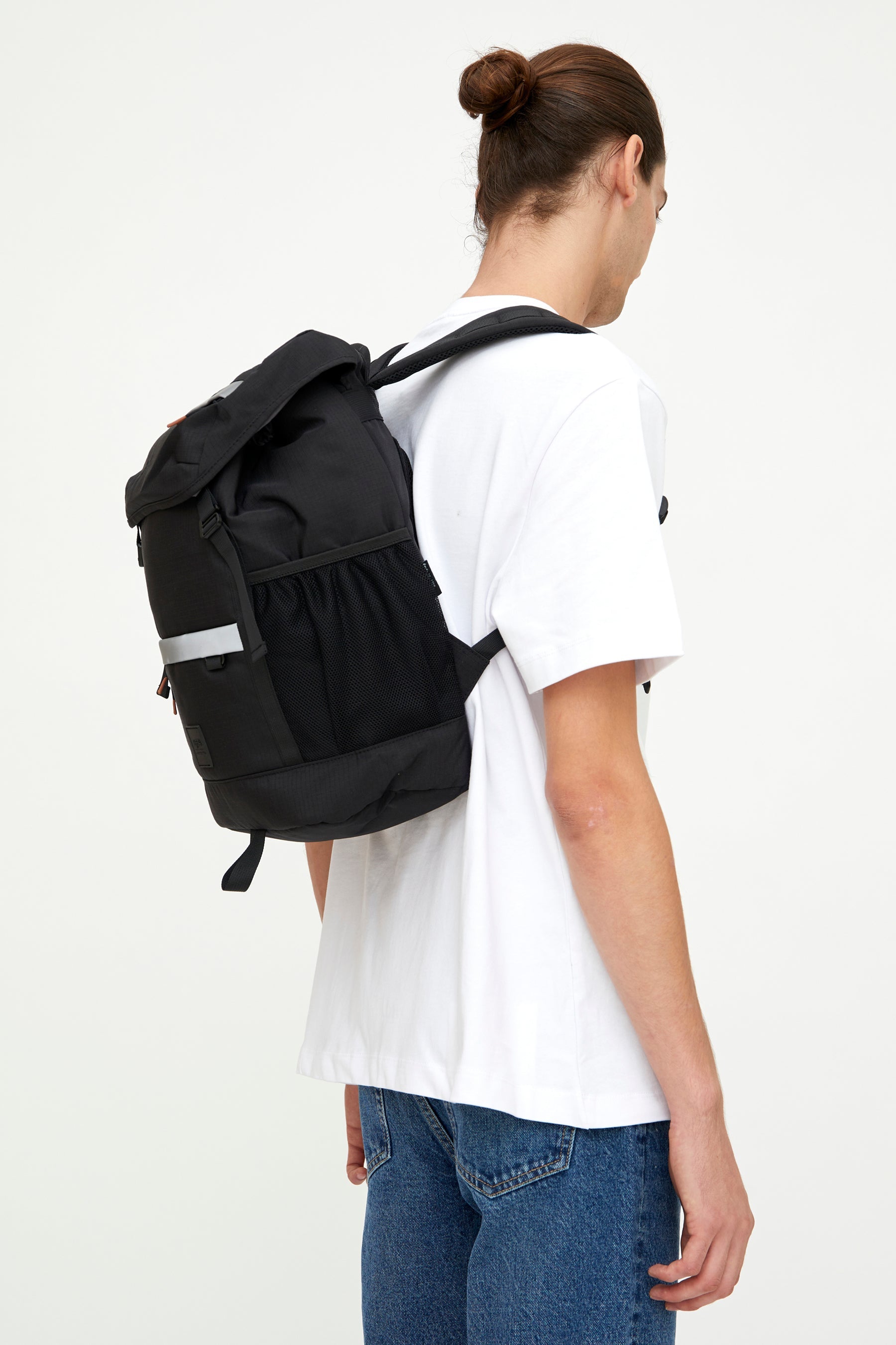 Schwarzer Rucksack Mountain Vandra aus recyceltem PET von Lefrik