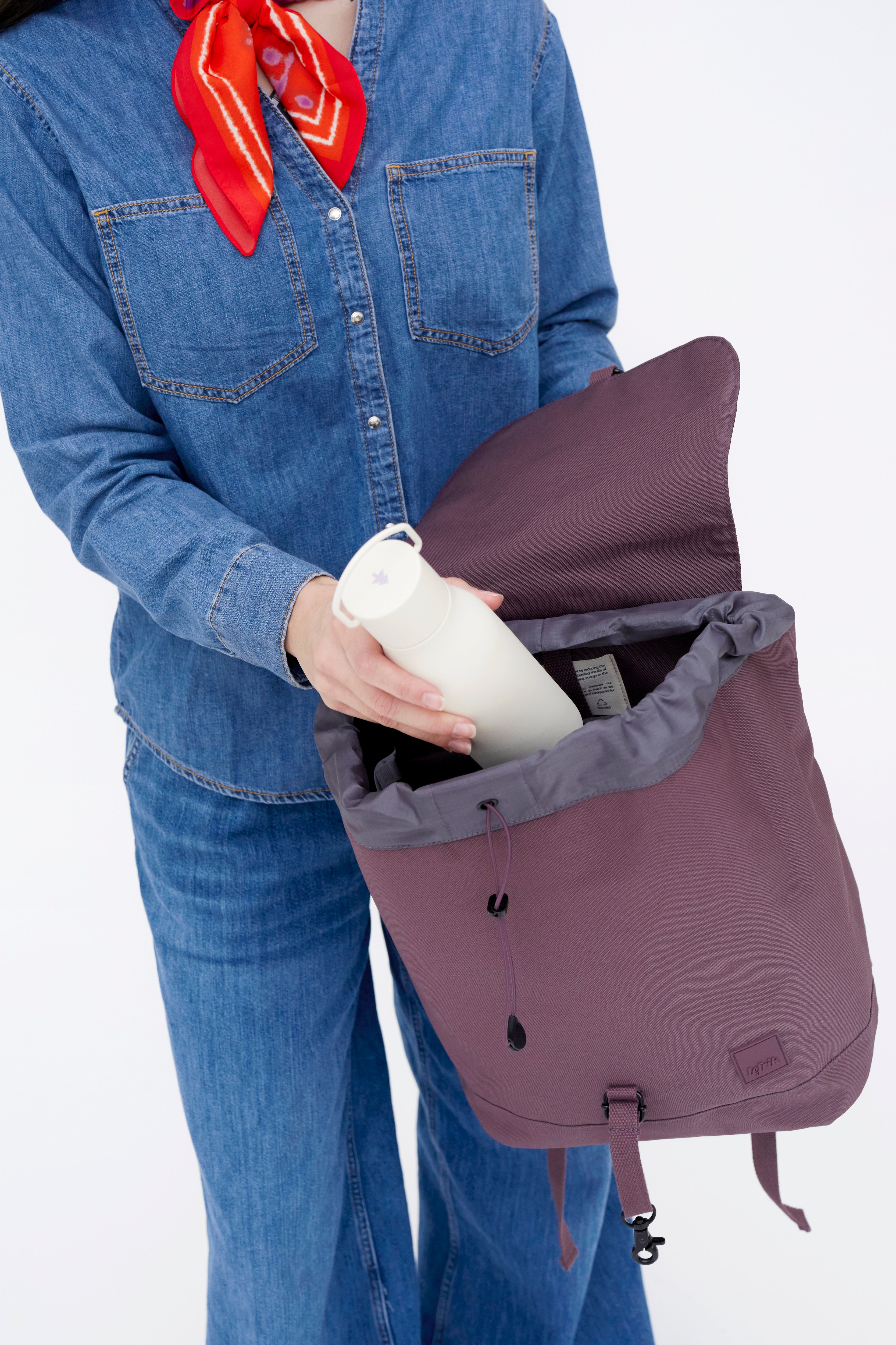 Violetter Rucksack Scout Metal aus recycelten PET-Flaschen von Lefrik