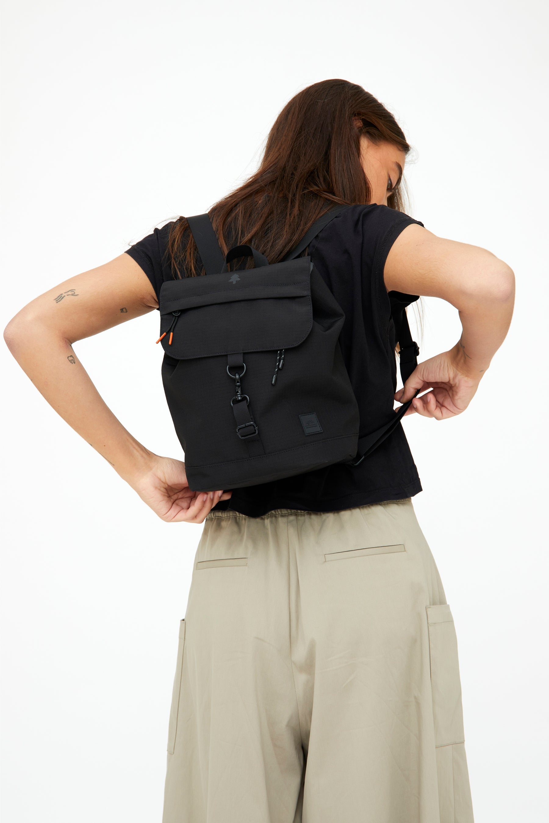 Schwarzer Rucksack Scout Mini Vandra aus recyceltem PET von Lefrik