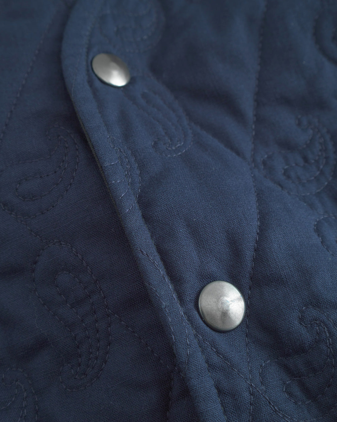 Gilet matelassé bleu foncé en 100 % coton biologique de Rotholz