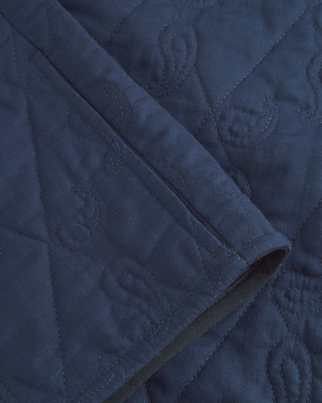 Gilet matelassé bleu foncé en 100 % coton biologique de Rotholz